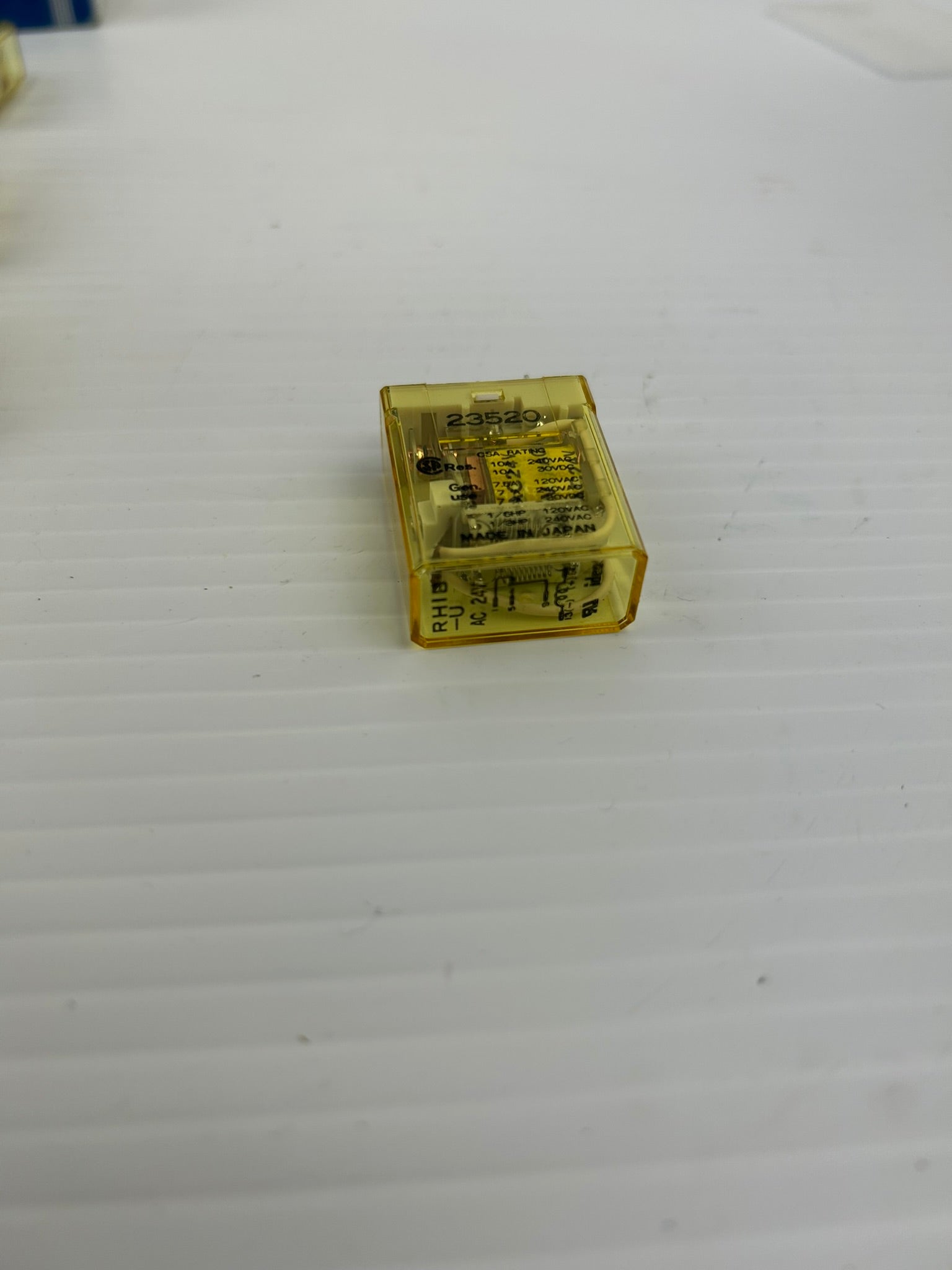 IDEC RH1B-U Relay 24VAC - Lot of 19