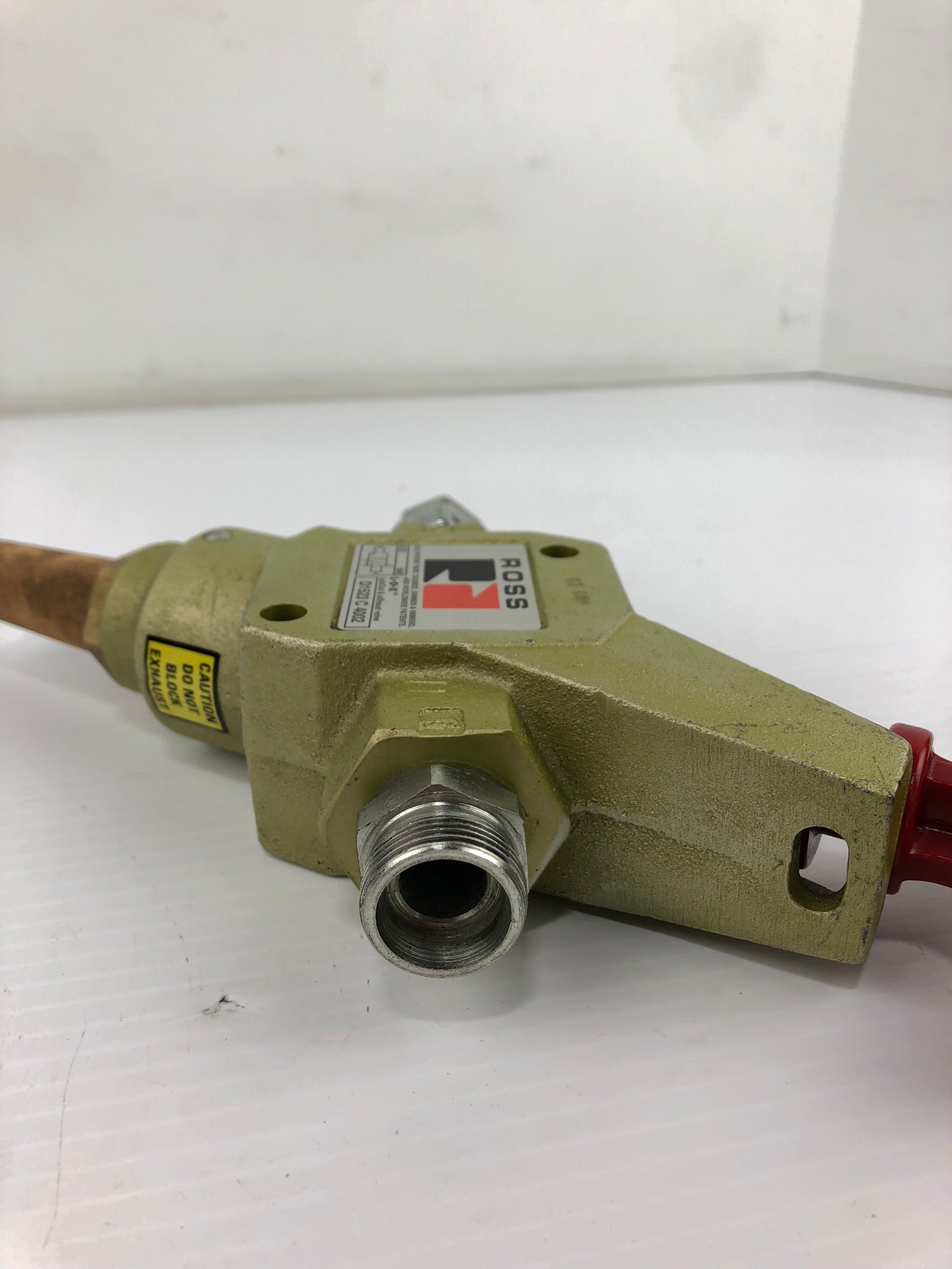 Ross L-O-X Valve D1523 C 4002 Lockout and Exhaust Valve with Fitting