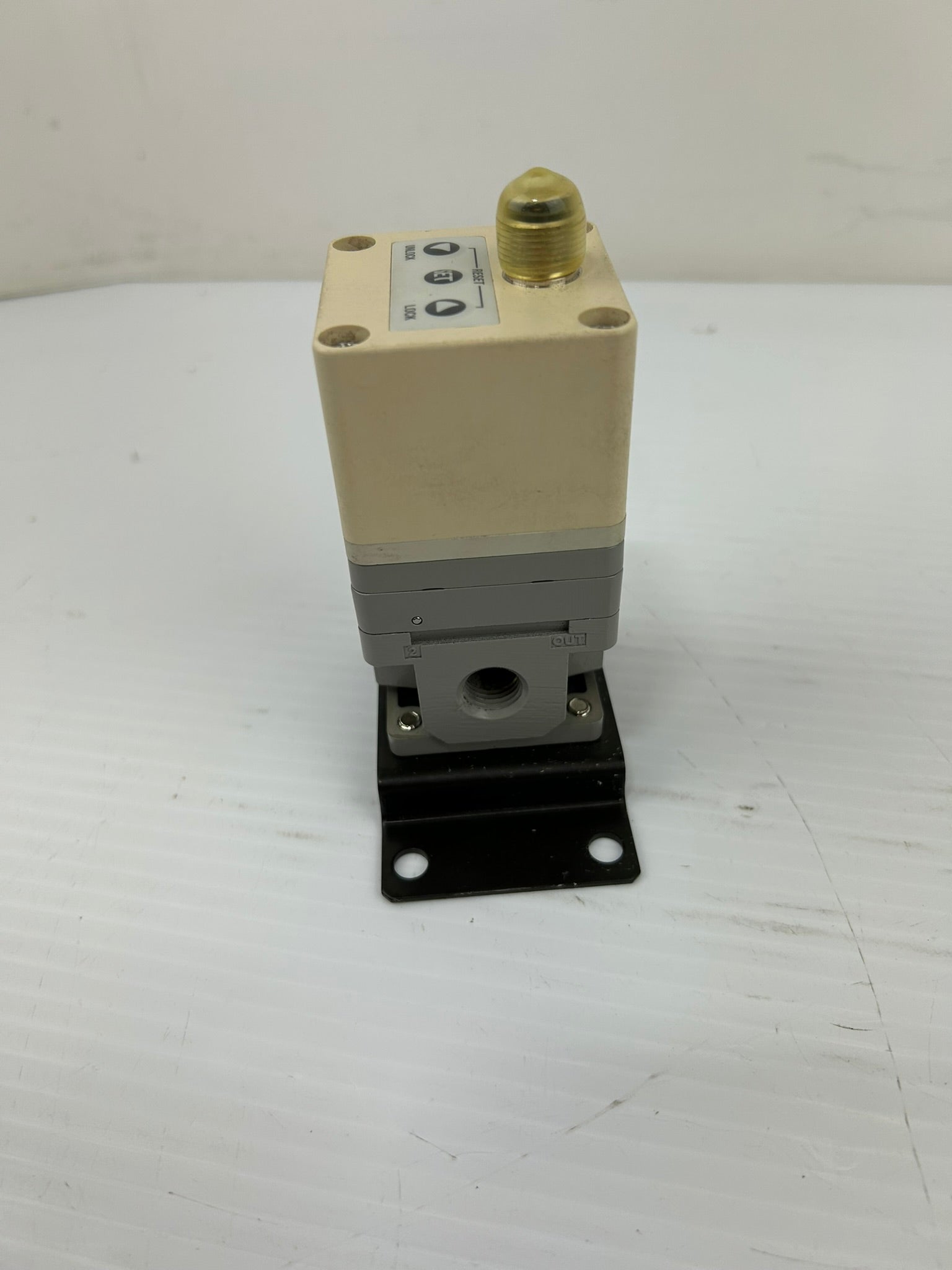 SMC ITV2011-212BS E/P Regulator Input 0-5VDC Output 0.005-0.1MPa
