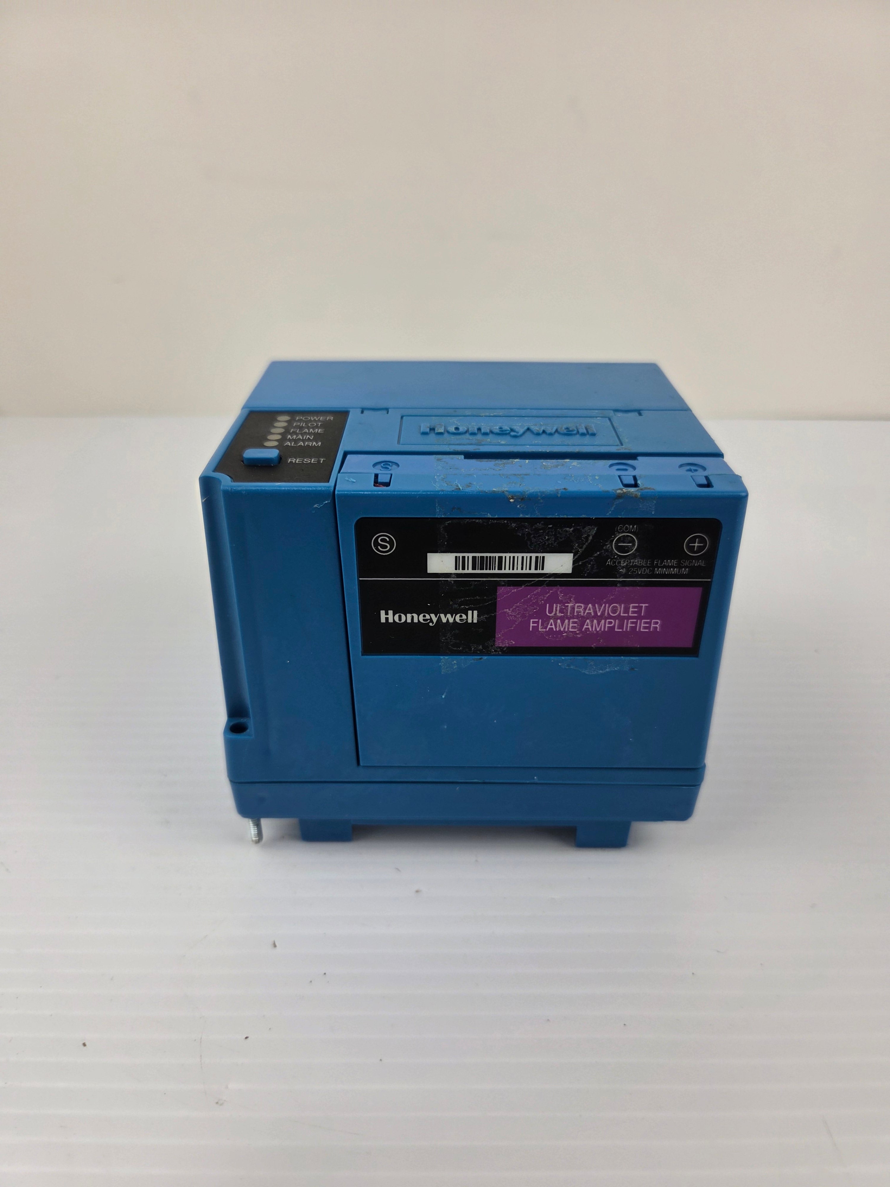 Honeywell RM7840 L 1075 Burner Control Ultraviolet Flame Amplifier Rev. 4671