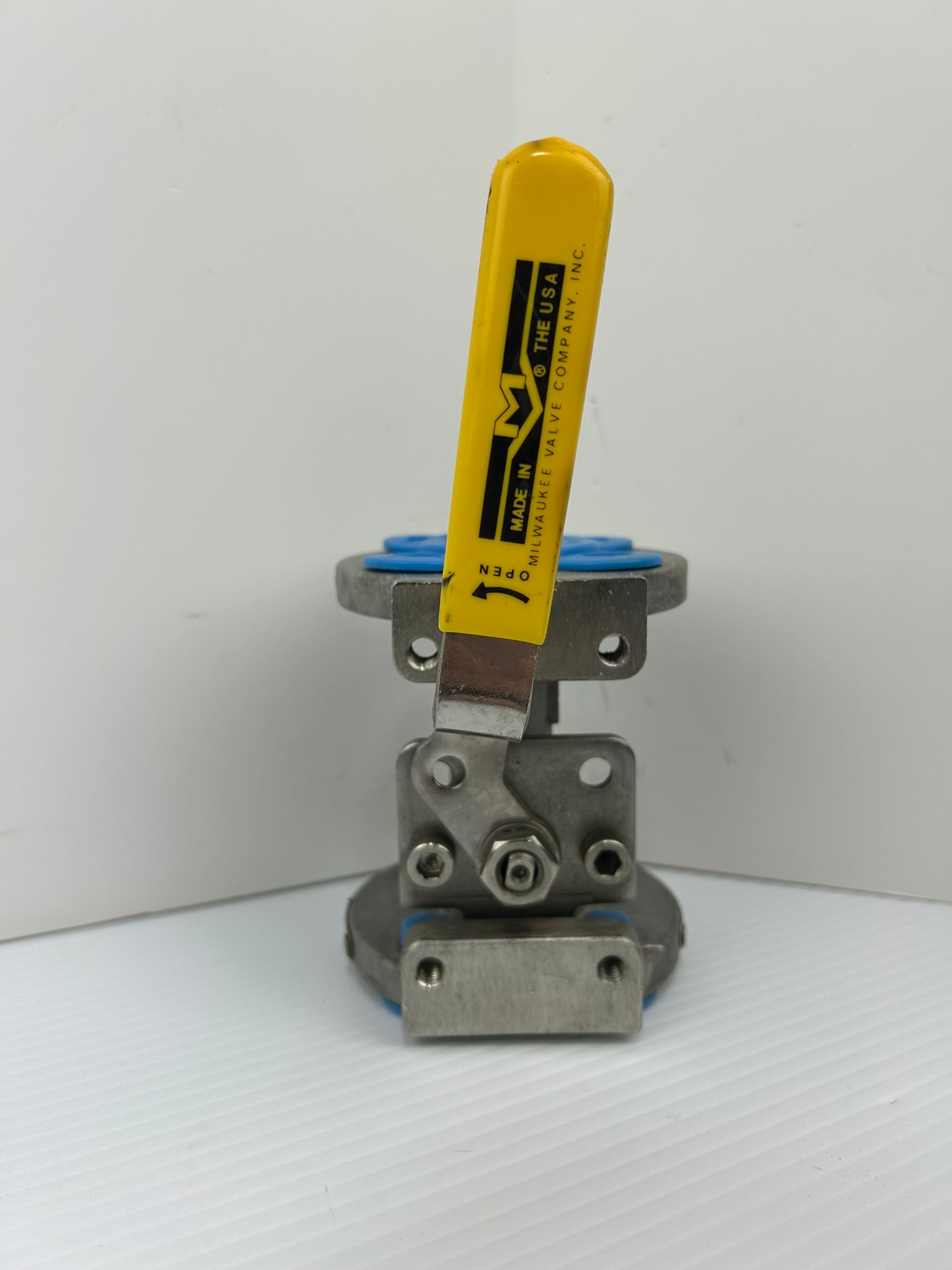 Milwaukee F90SS150R-02 Manual Flanged Ball Valve CF8M 3/4" 275PSIG