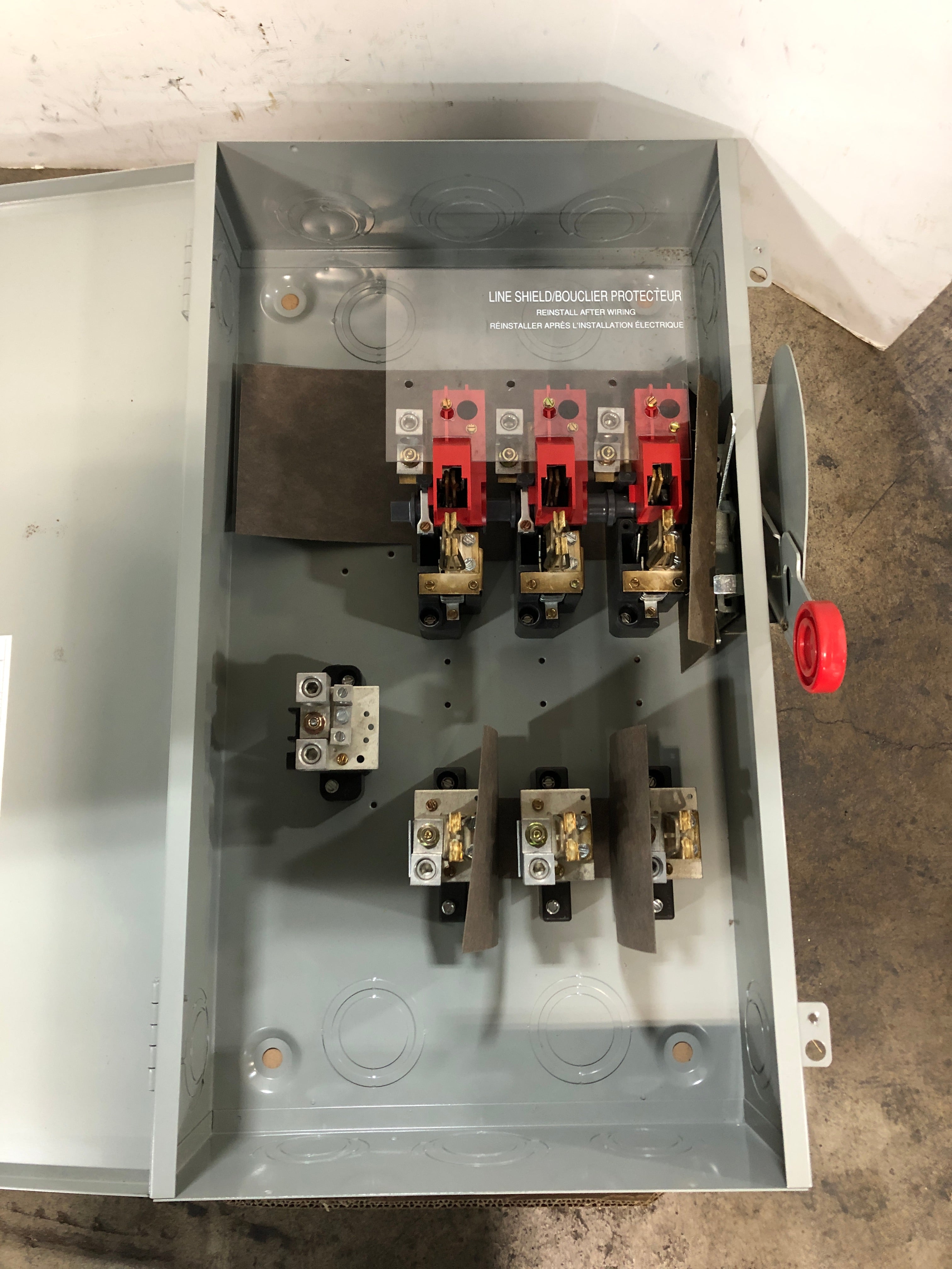 Eaton Cutler-Hammer DH364NGK Heavy Duty Safety Switch 200A Series C Type 1