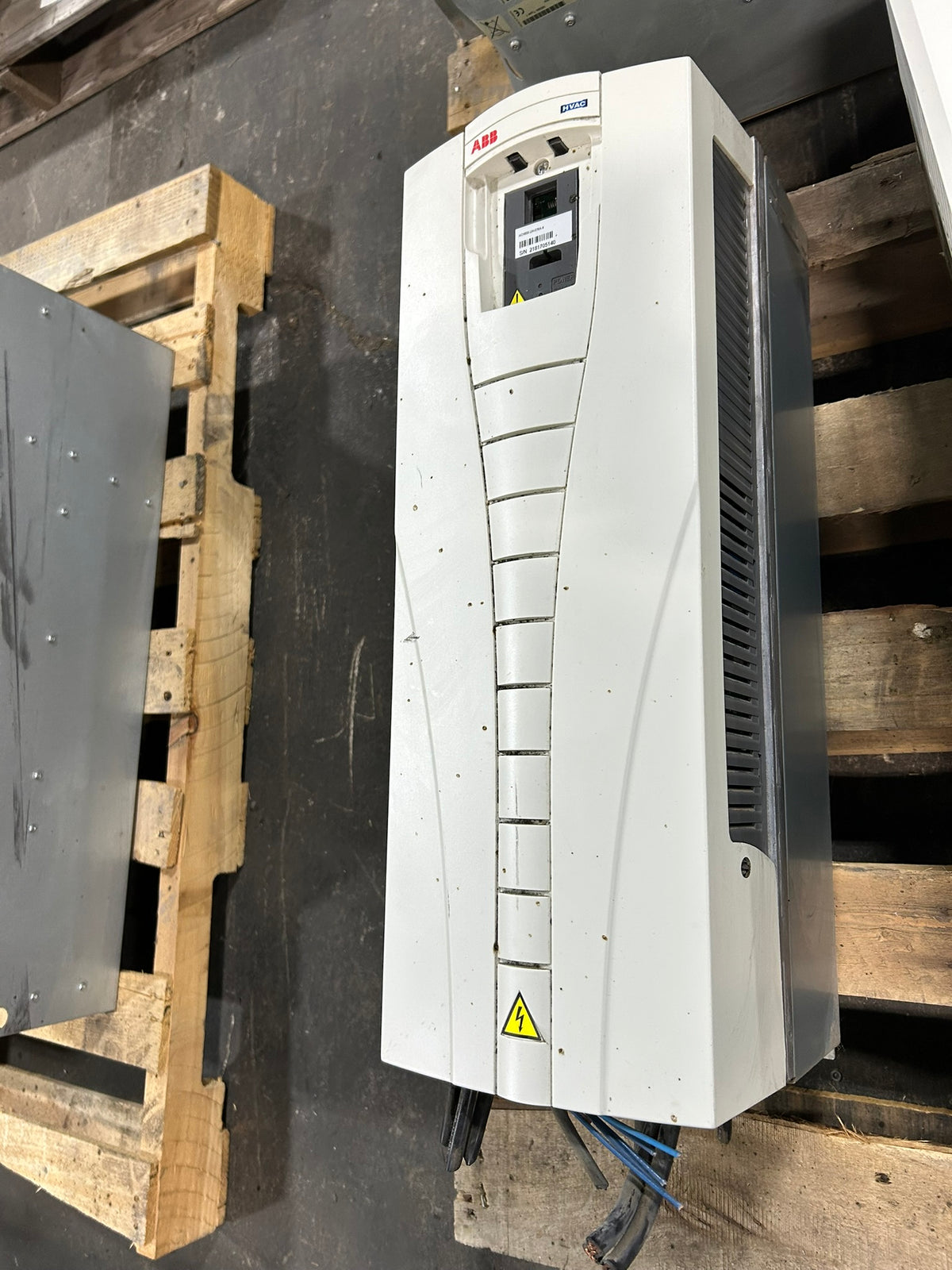 ABB ACH550-UH-078A-4 HVAC Variable Frequency Drive 60HP 45kW 380-480V 3PH