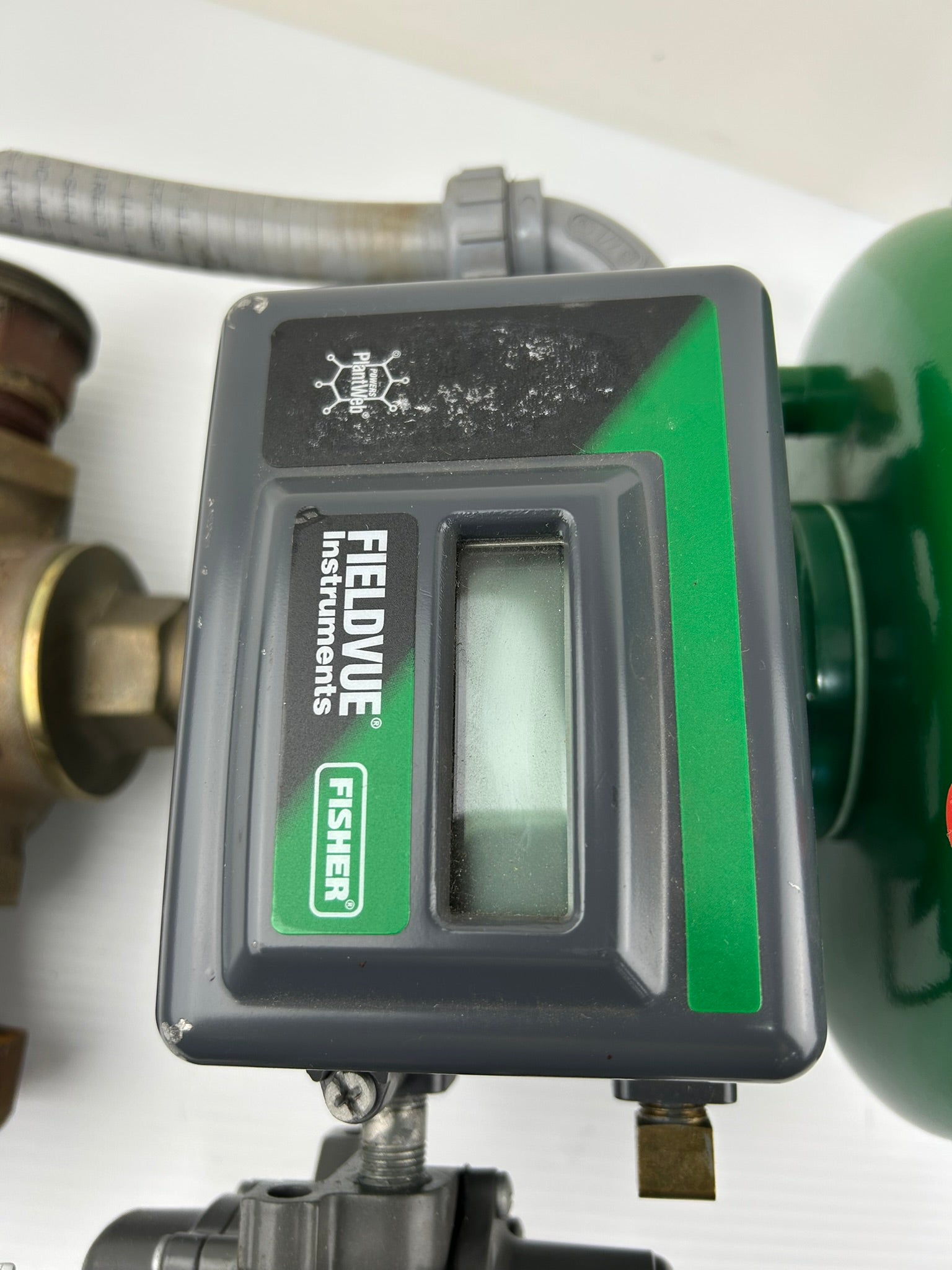 Fisher Baumann Fieldvue Pneumatic Valve 24548 DVC2000 - Broken Gauge