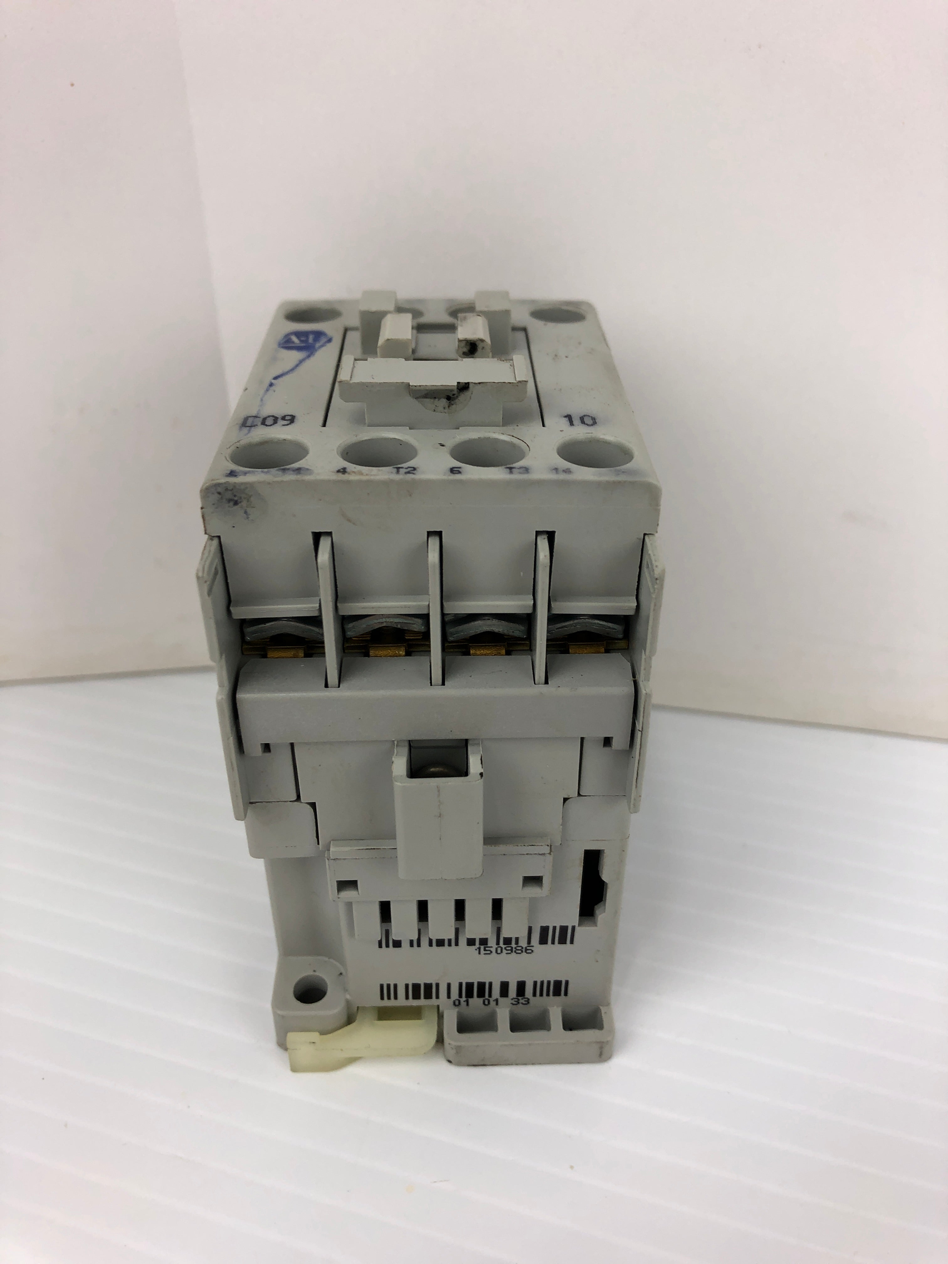 Allen-Bradley 100-C09*10 Contactor Ser. A 690V 32A 3PH 6kV