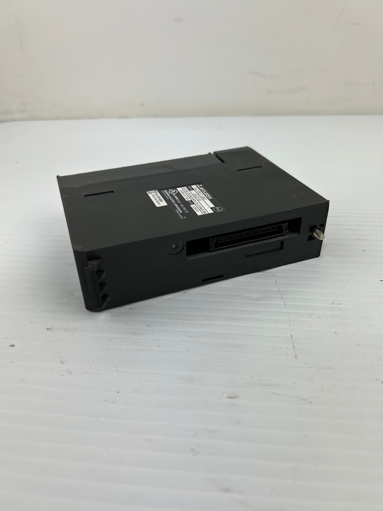 Mitsubishi A1SY10 Output Unit PLC Module 24VDC 2A 240VAC 8.0A/COM
