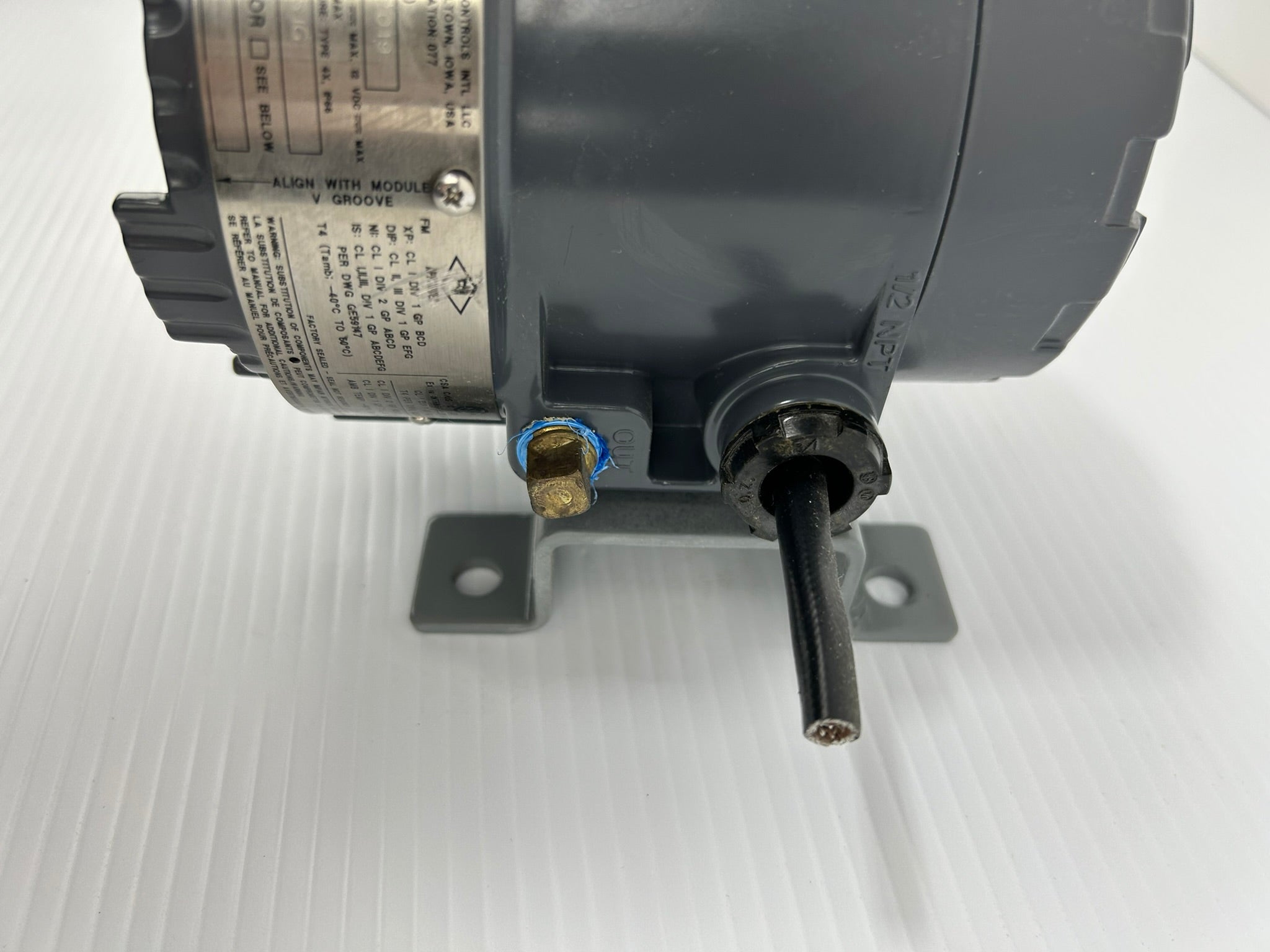 Fisher 846 Current to Pressure Transducer Input 4-20mA Output 3-15 PSIG