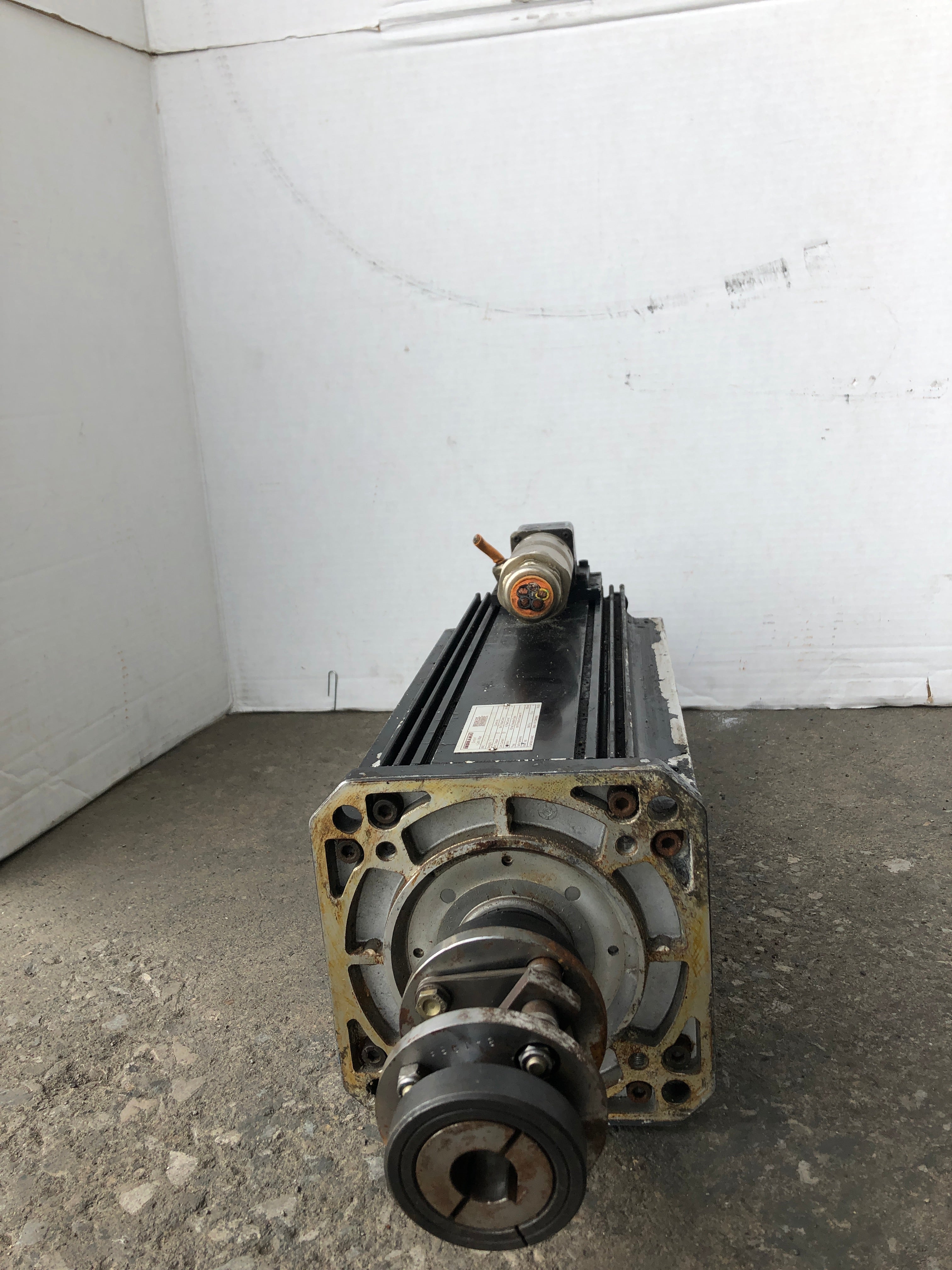 Indramat 1120D-0-ED-4-C/130-A-0/WI520LX/S005 Brushless Servodrive Motor 3,000RPM