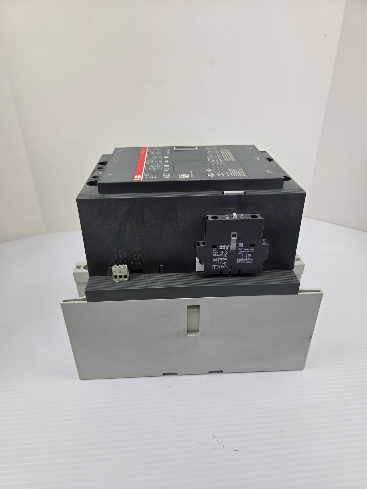 ABB AF580-30 Contactor 3PH 580A AC-3 800A AC-1 3 Pole 100-250VAC/DC Coil 600V
