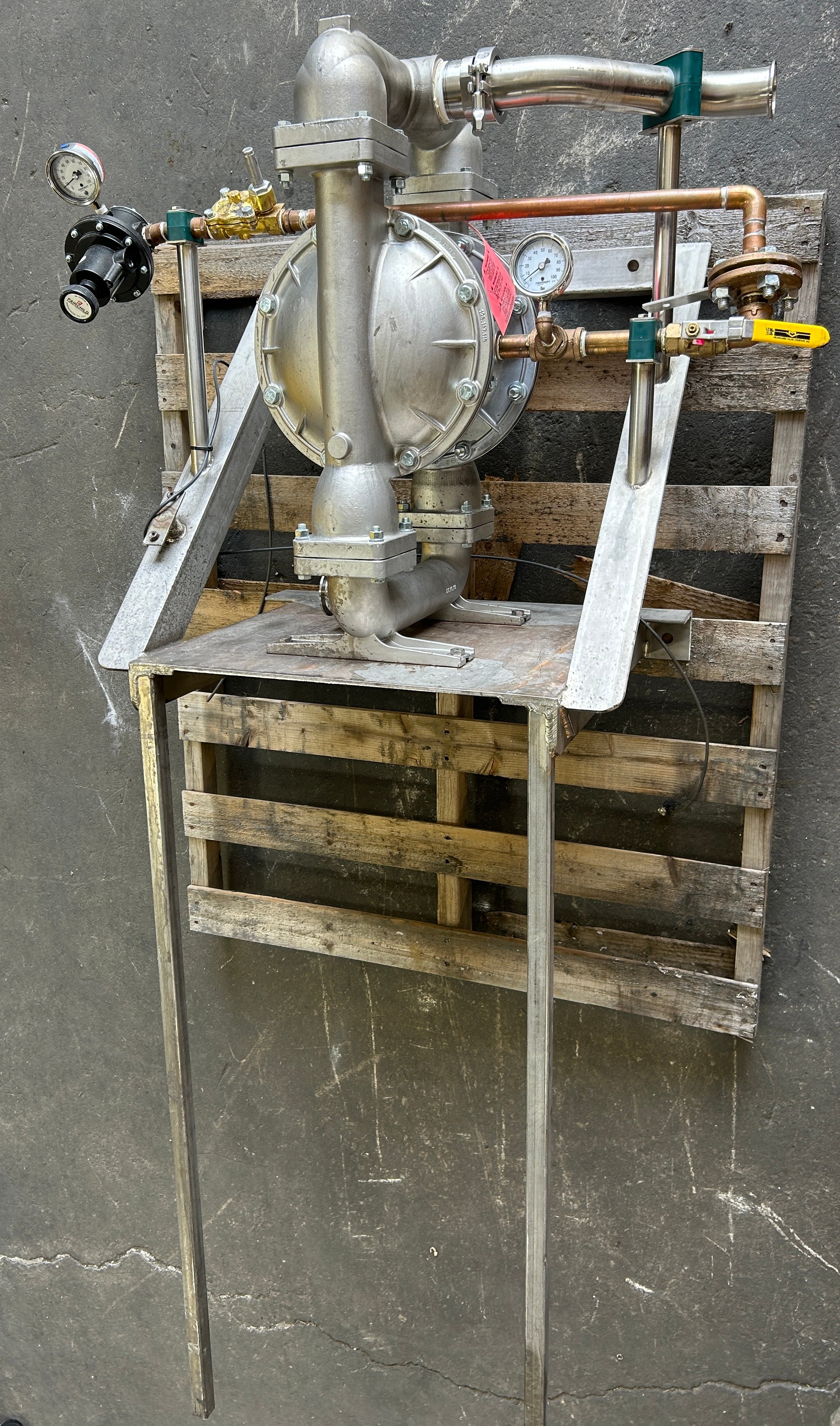 Warren Rupp Sandpiper S20B1SZTANS000 Diaphragm Pump with Wall Mount Stand 125PSI