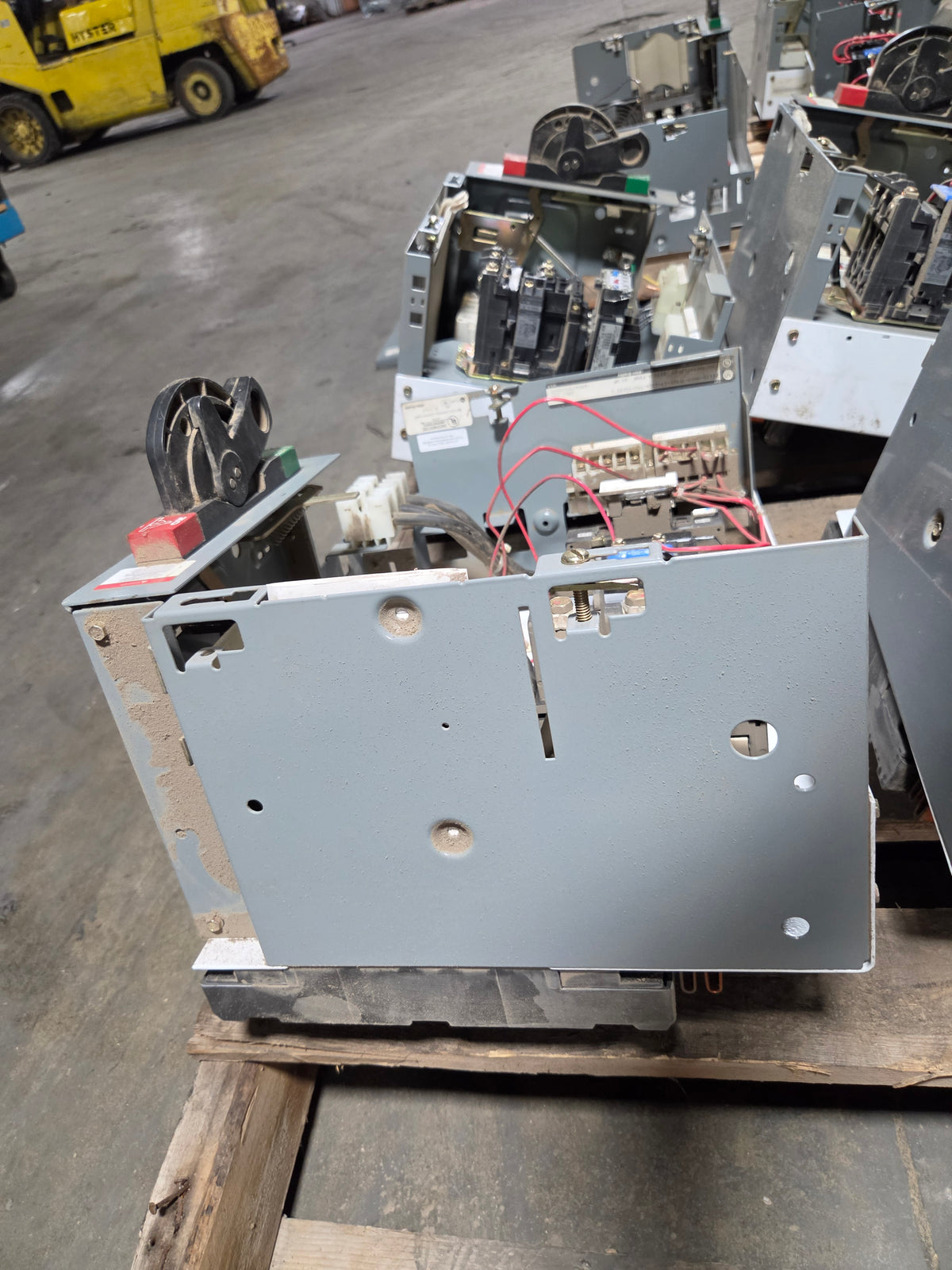 Allen-Bradley MCC Bucket 2113B Size 3 100A Breaker 30HP 3PH 480V 60Hz - No Door