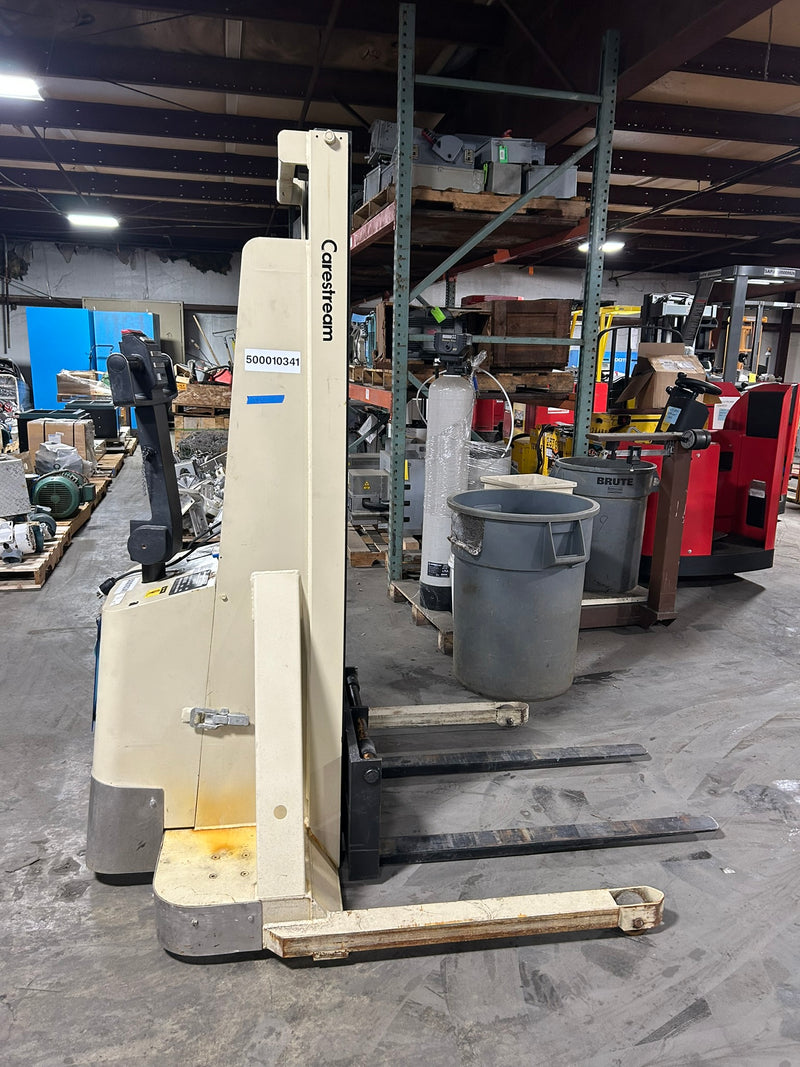 Crown 20MT Walkie Stacker Electric Pallet Jack Tugger Lift 2000 Lb. Cap. Type E