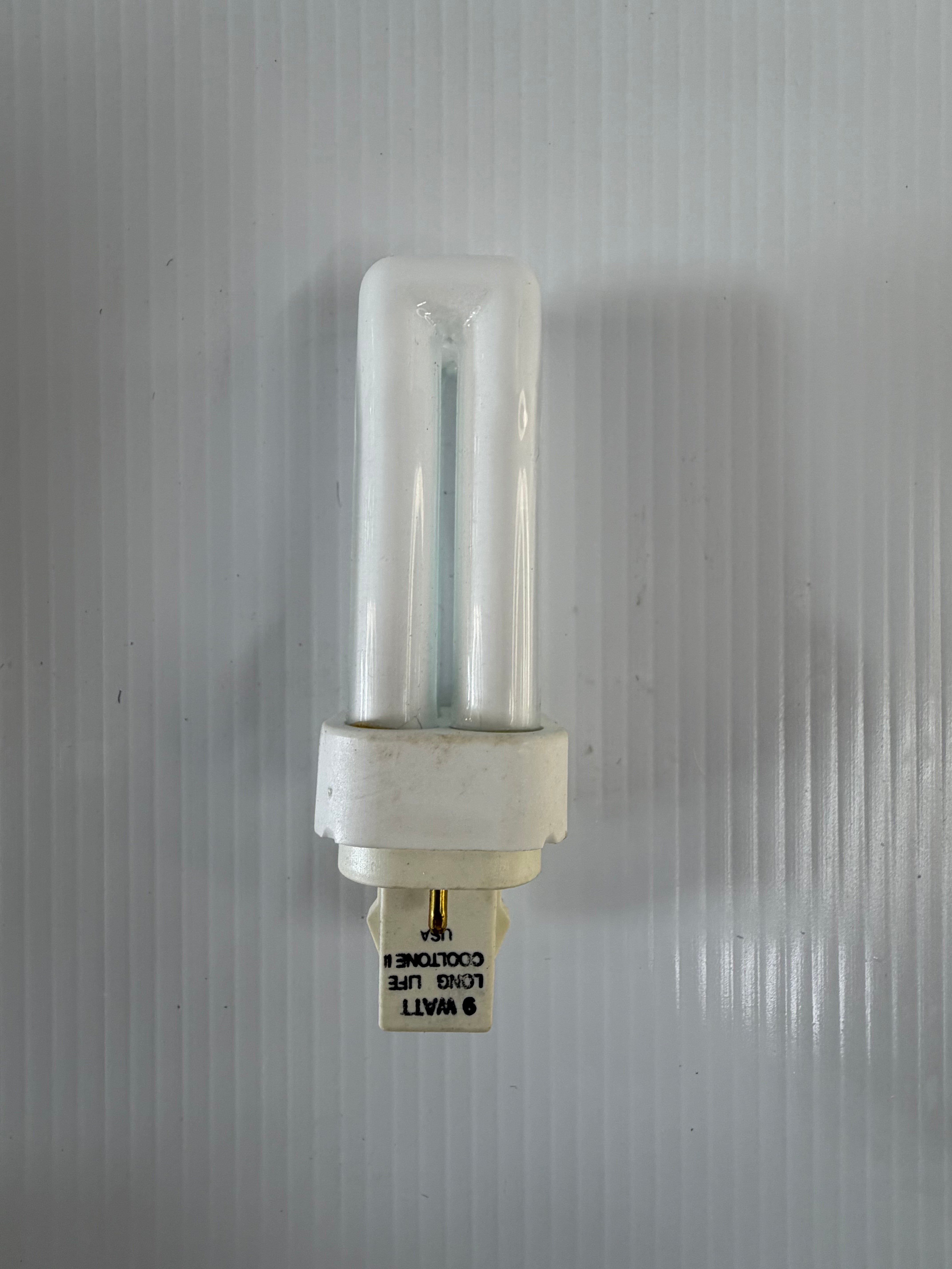 Lot of 4 9 Watt Cooltone Long Life Bulbs