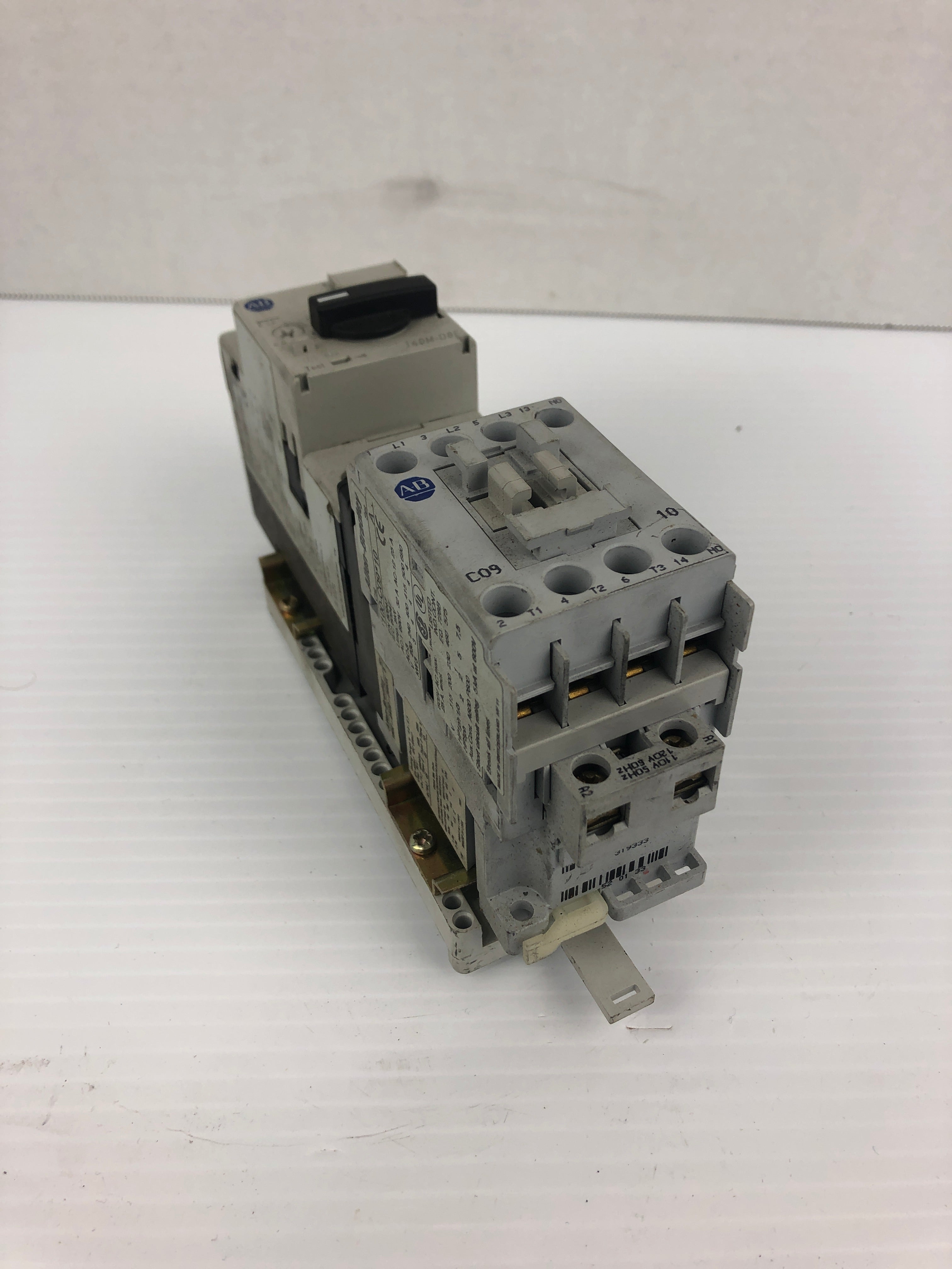 Allen Bradley 140M-D8E-B63 Contactor Series B 100-C09*10 Contactor Series A