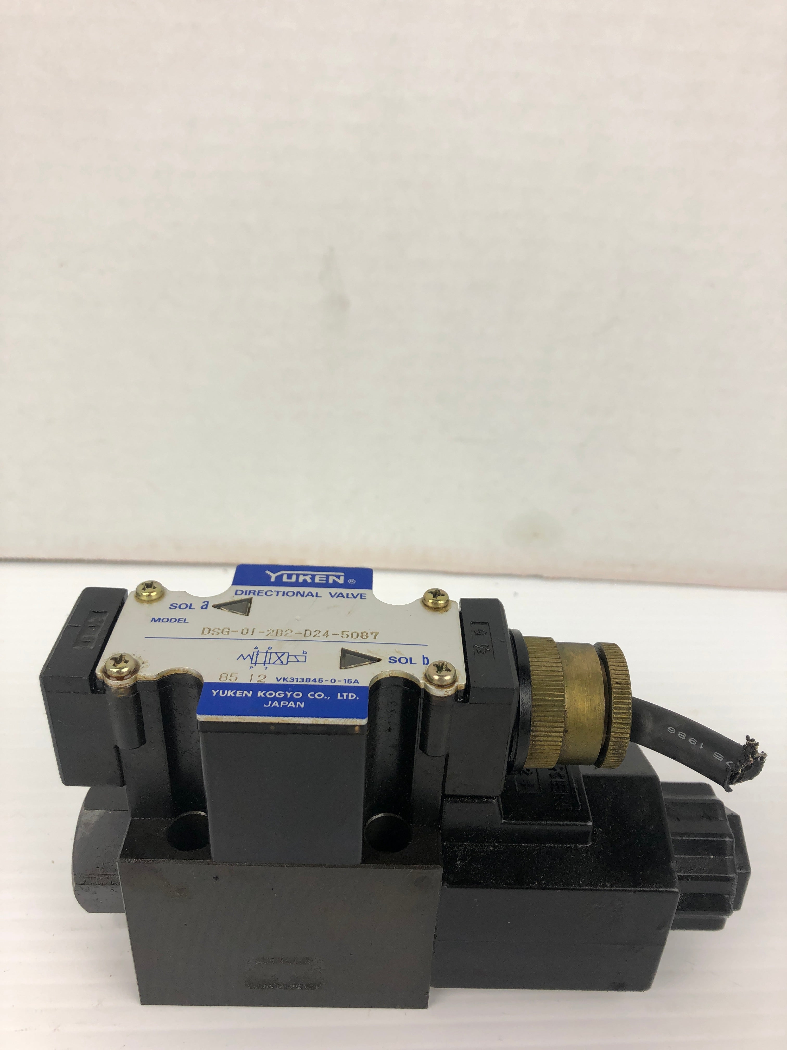 Yuken DSG-01-2B2-D24-5087 Directional Valve