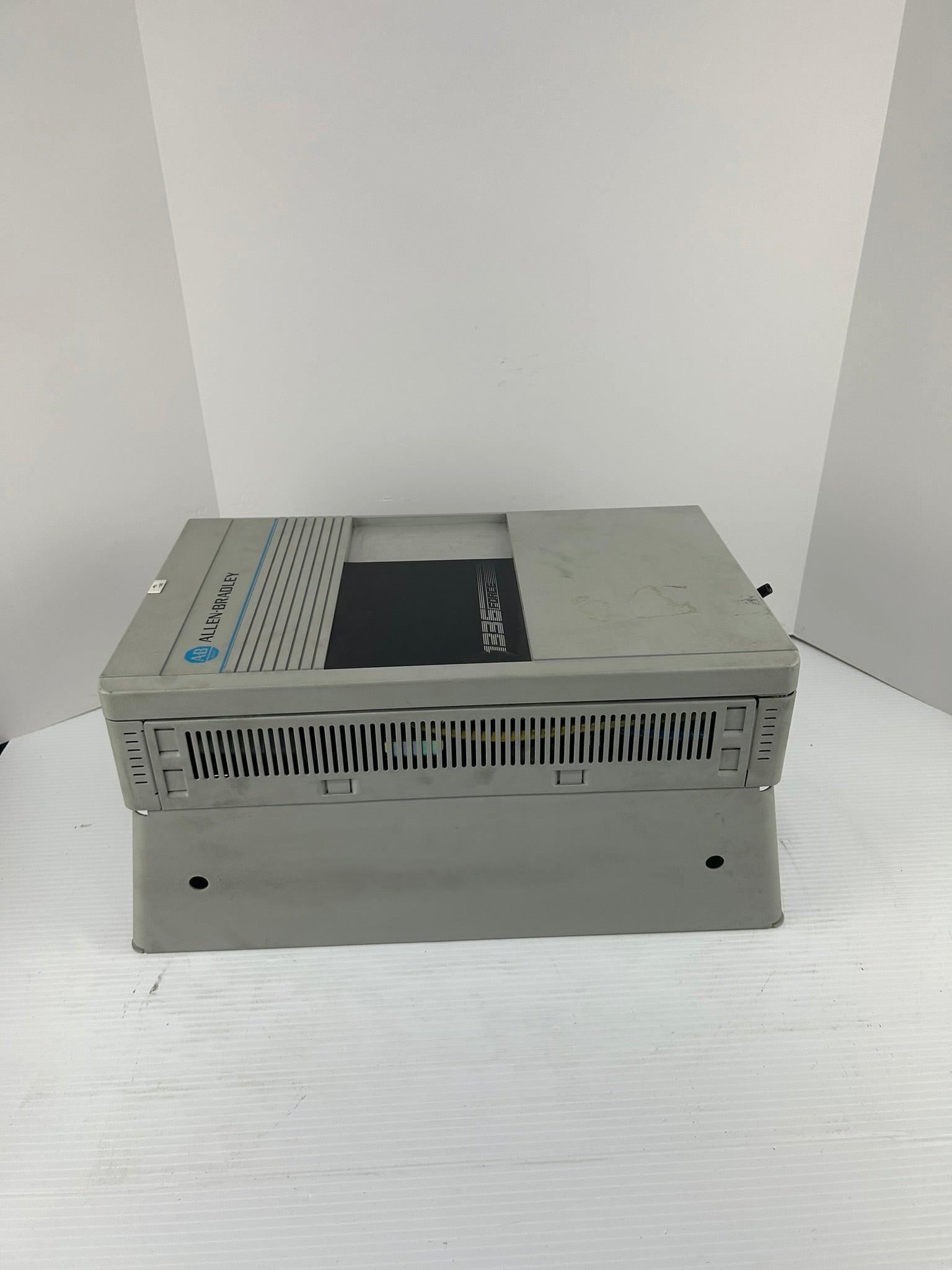 Allen-Bradley 1336T-B010-AA-GT1EN 1336 Force Drive Ser C 36kVA 480V 43A 3PH