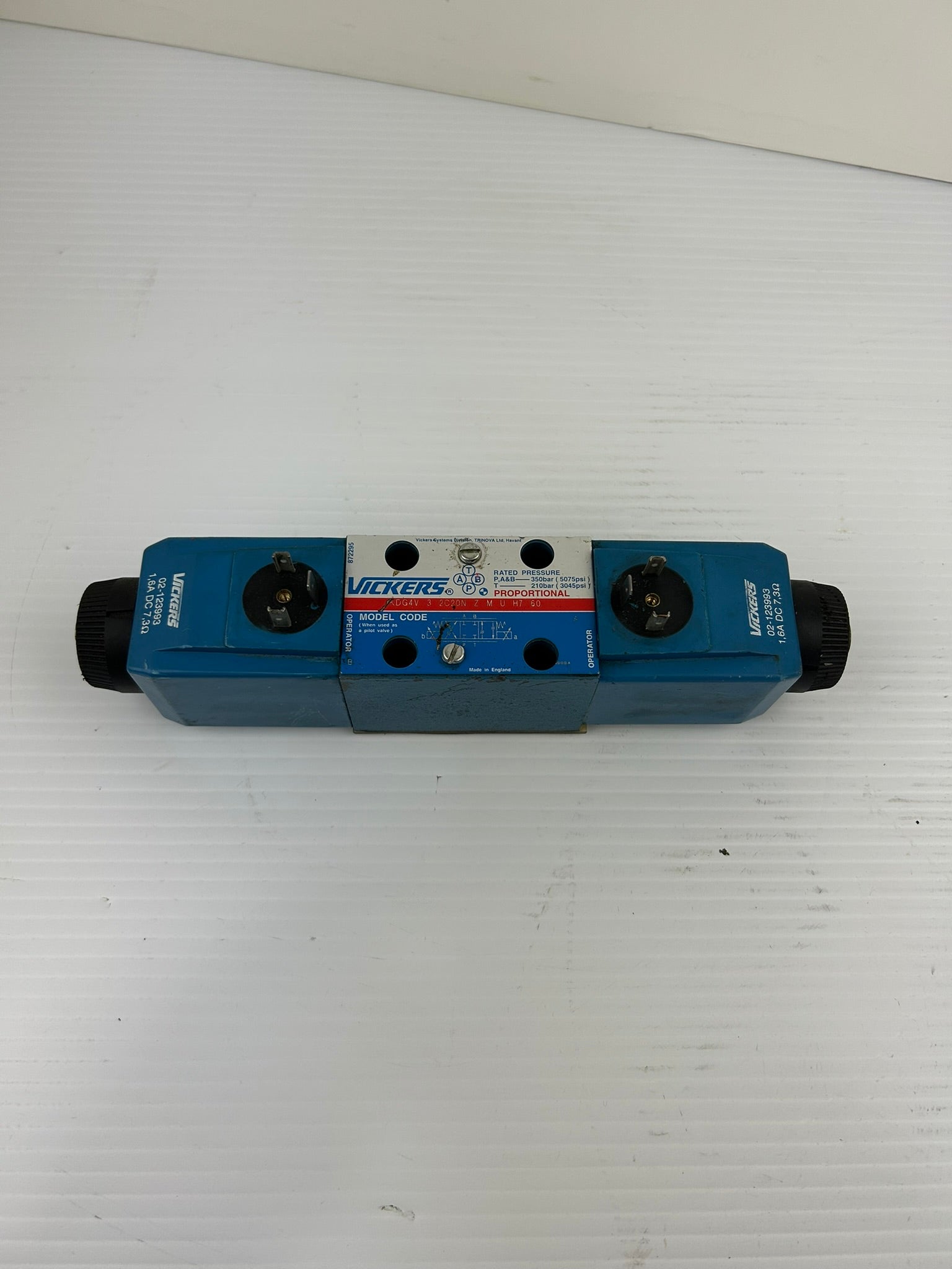 Vickers KDG4V 3 2C20N Z M U H7 60 Directional Control Valve 02-123993