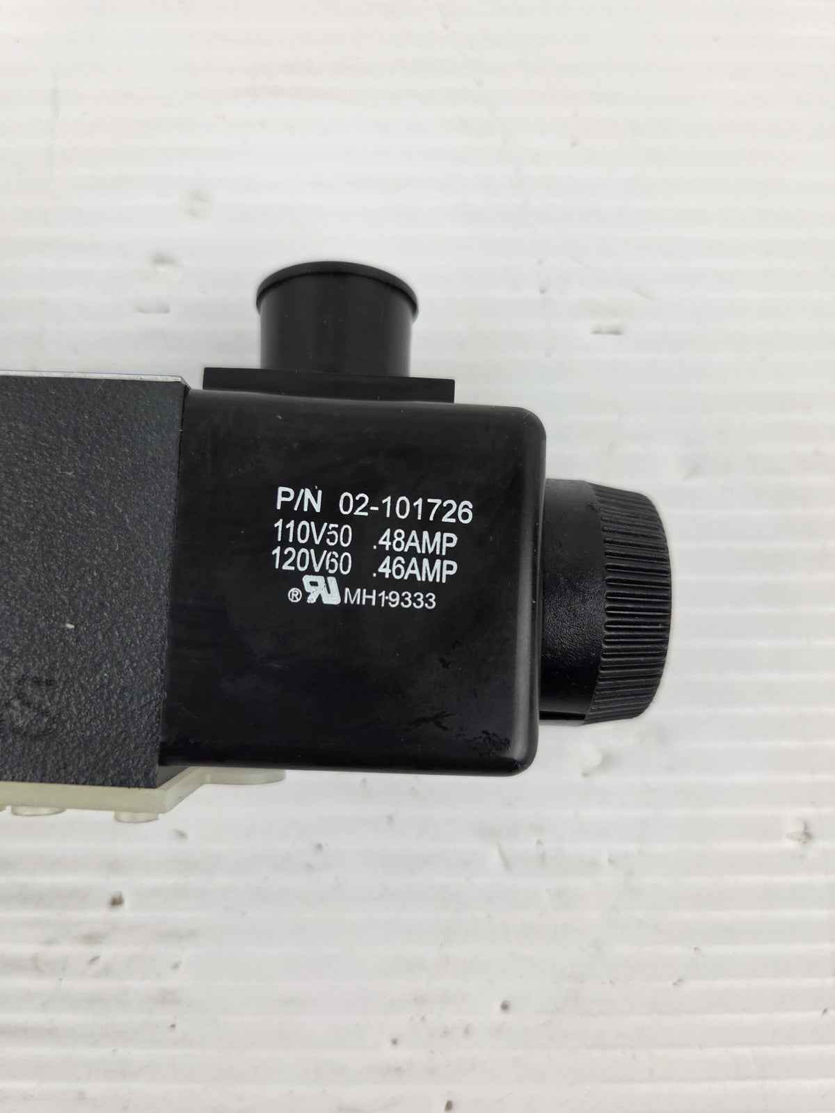 Eaton Vickers DG4V-3S-6C-M-U-B5-60 Hydraulic Directional Valve 5000 PSI Black