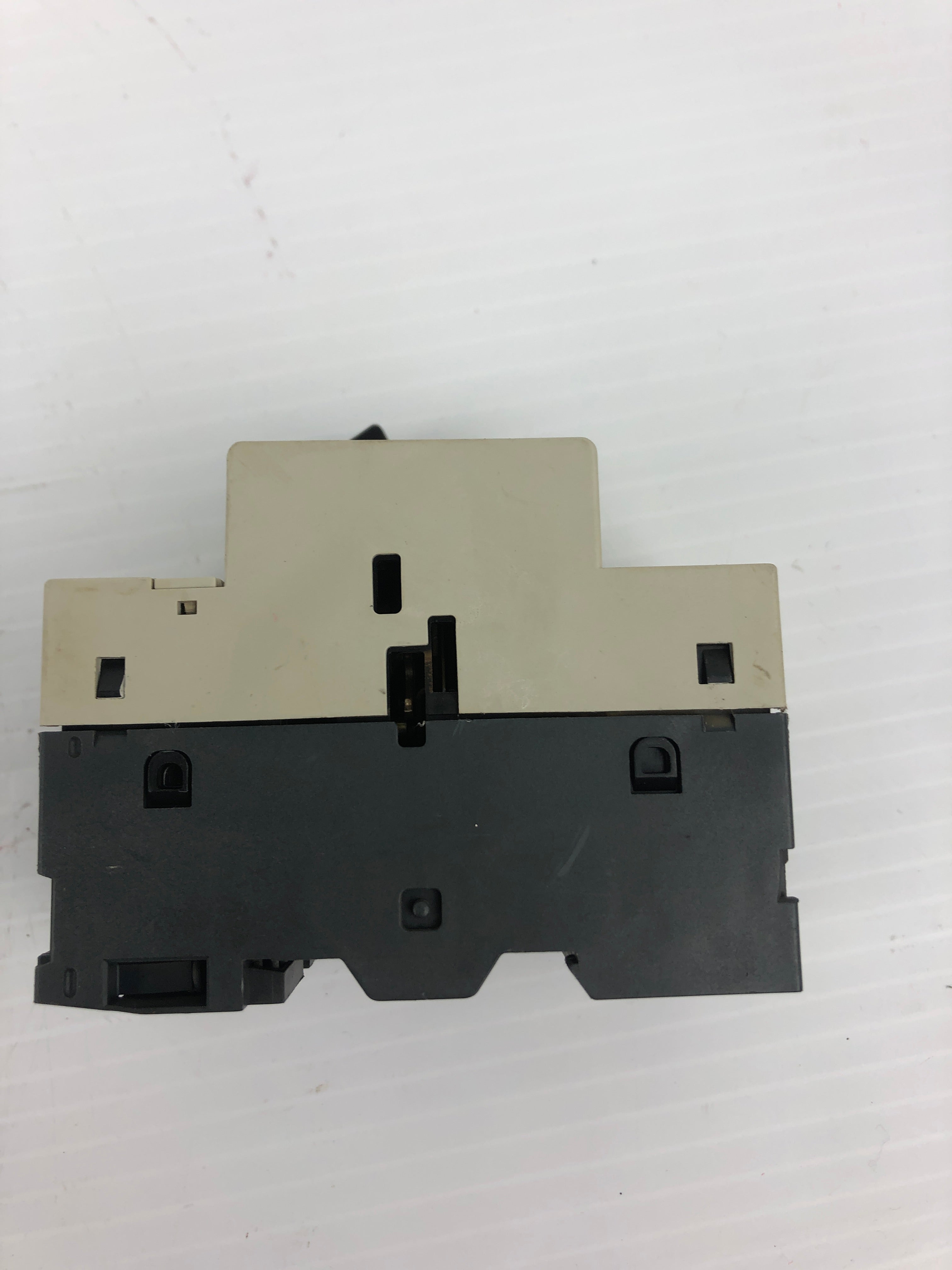 Telemecanique GV2-M32 Motor Circuit Breaker 220V 24-32A 1.5kA 7.5kW 3PH
