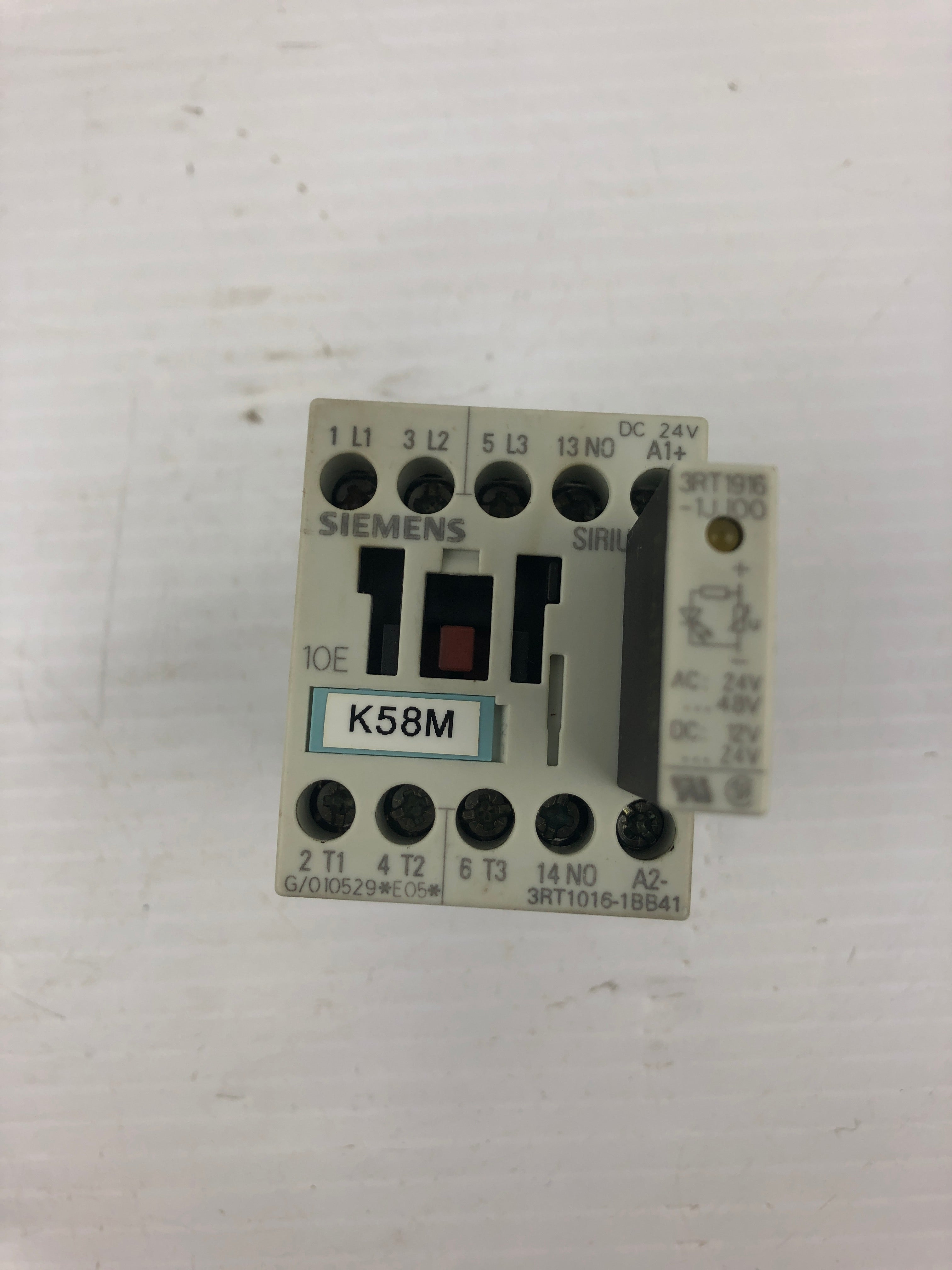 Siemens 3RT1016-1BB41 Contactor with 3RT1916-1JJ00 Surge Suppressor