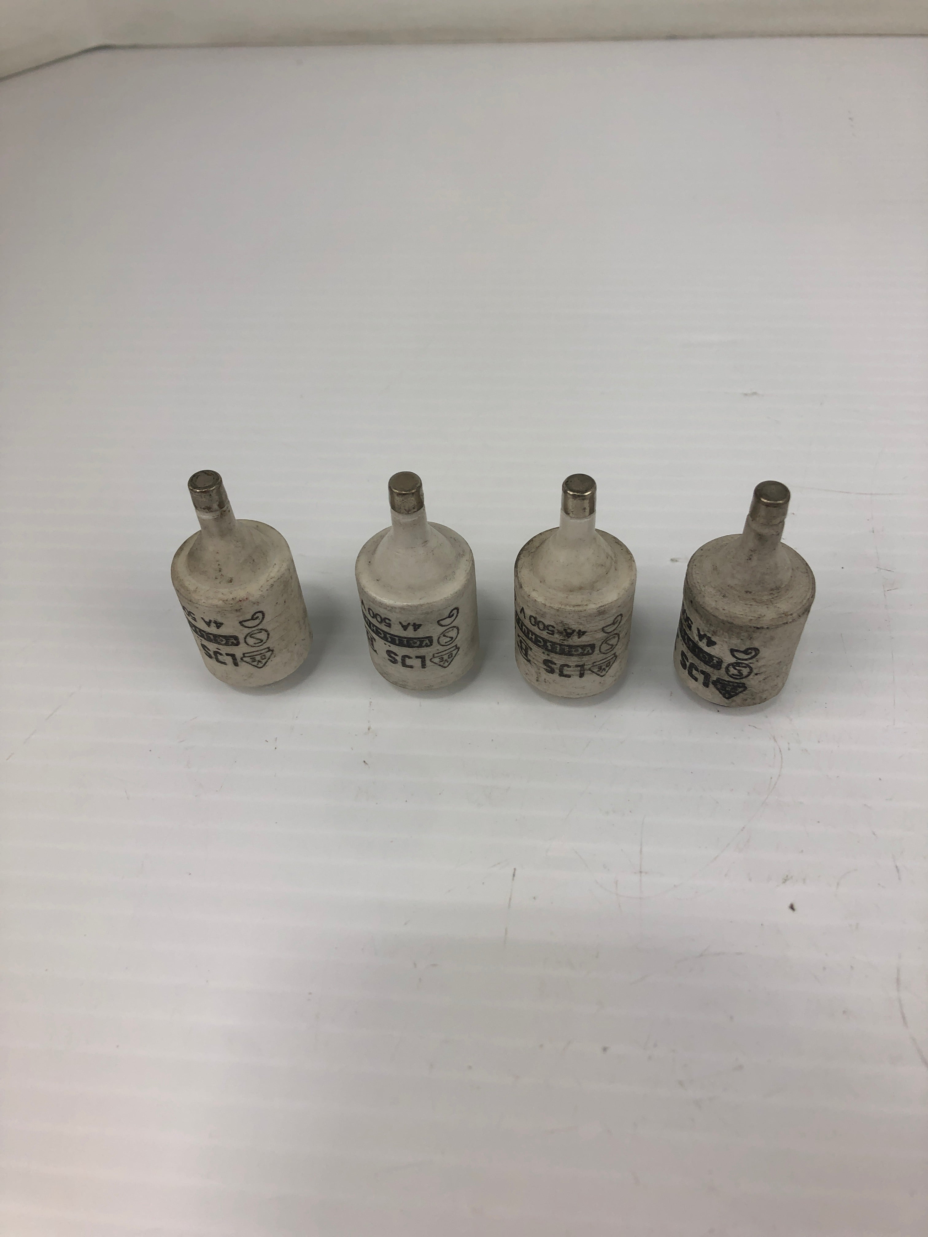 LJS Vollschutz Ceramic Bottle Fuse 4A 500V (Lot of 4)