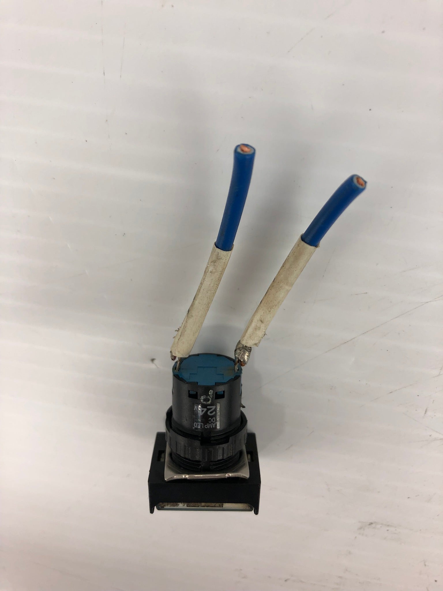 IDEC AL6-P Pilot Light White 24V - Lot of 3