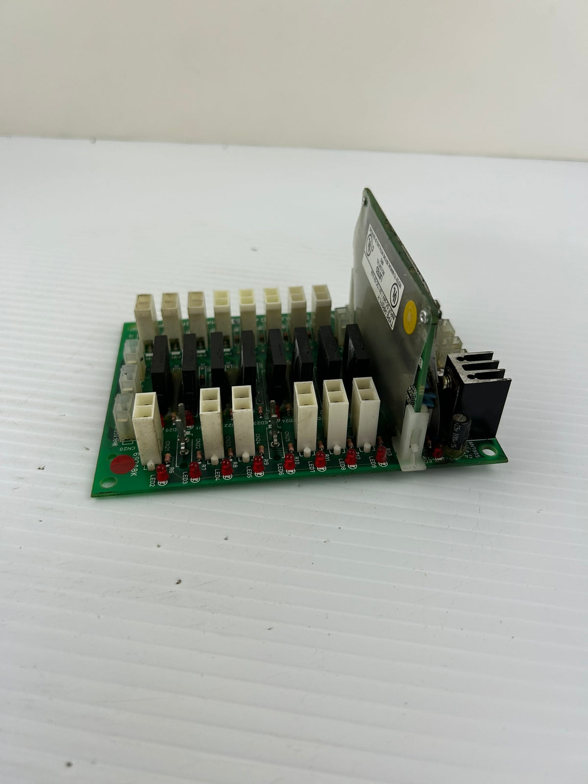Mazak HR371-Y CNC Relay Output Board D65UB004 24V 1.2A PCB