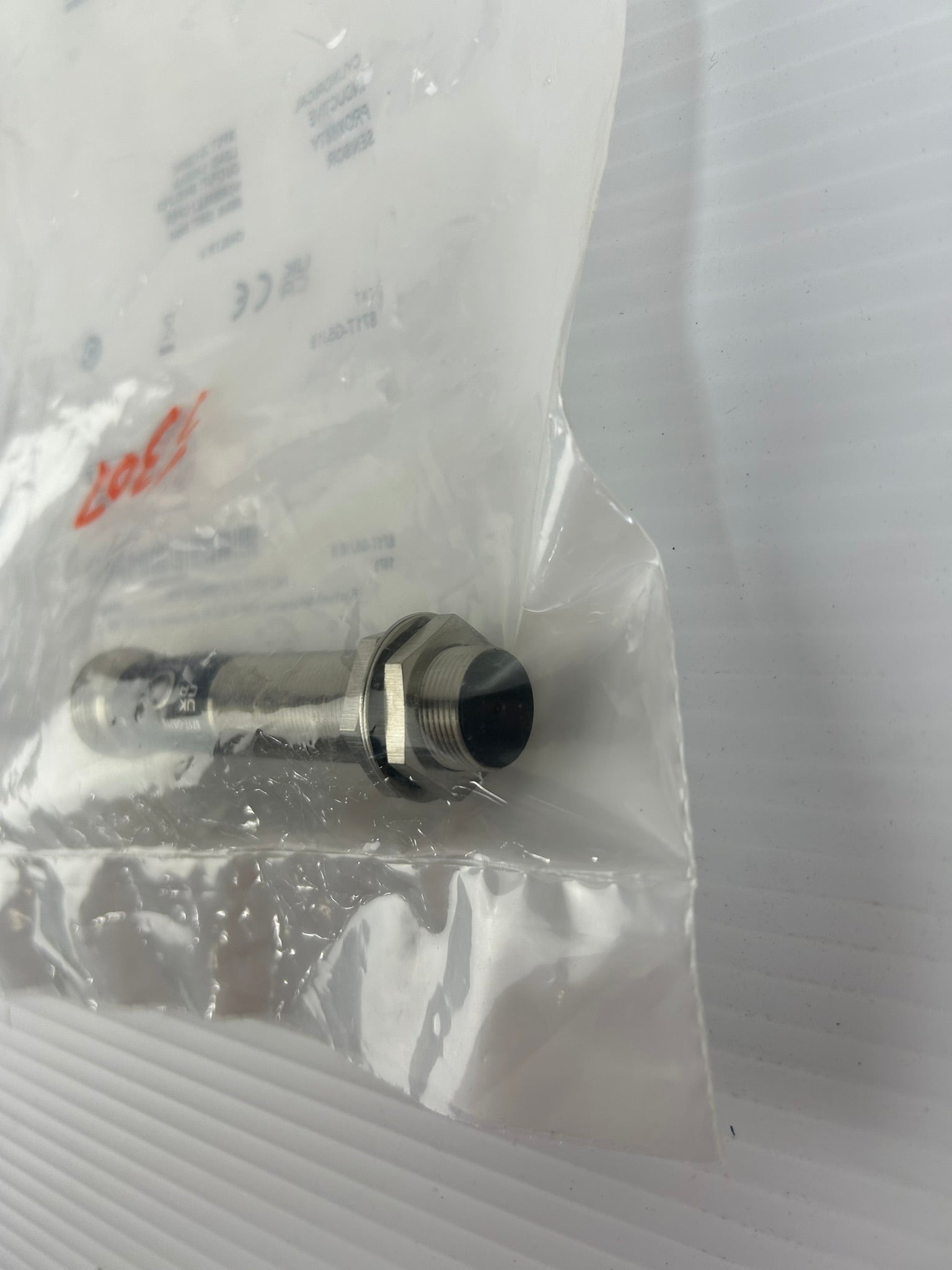 Allen Bradley 871T-G5J18 Cylindrical Inductive Proximity Sensor Series B