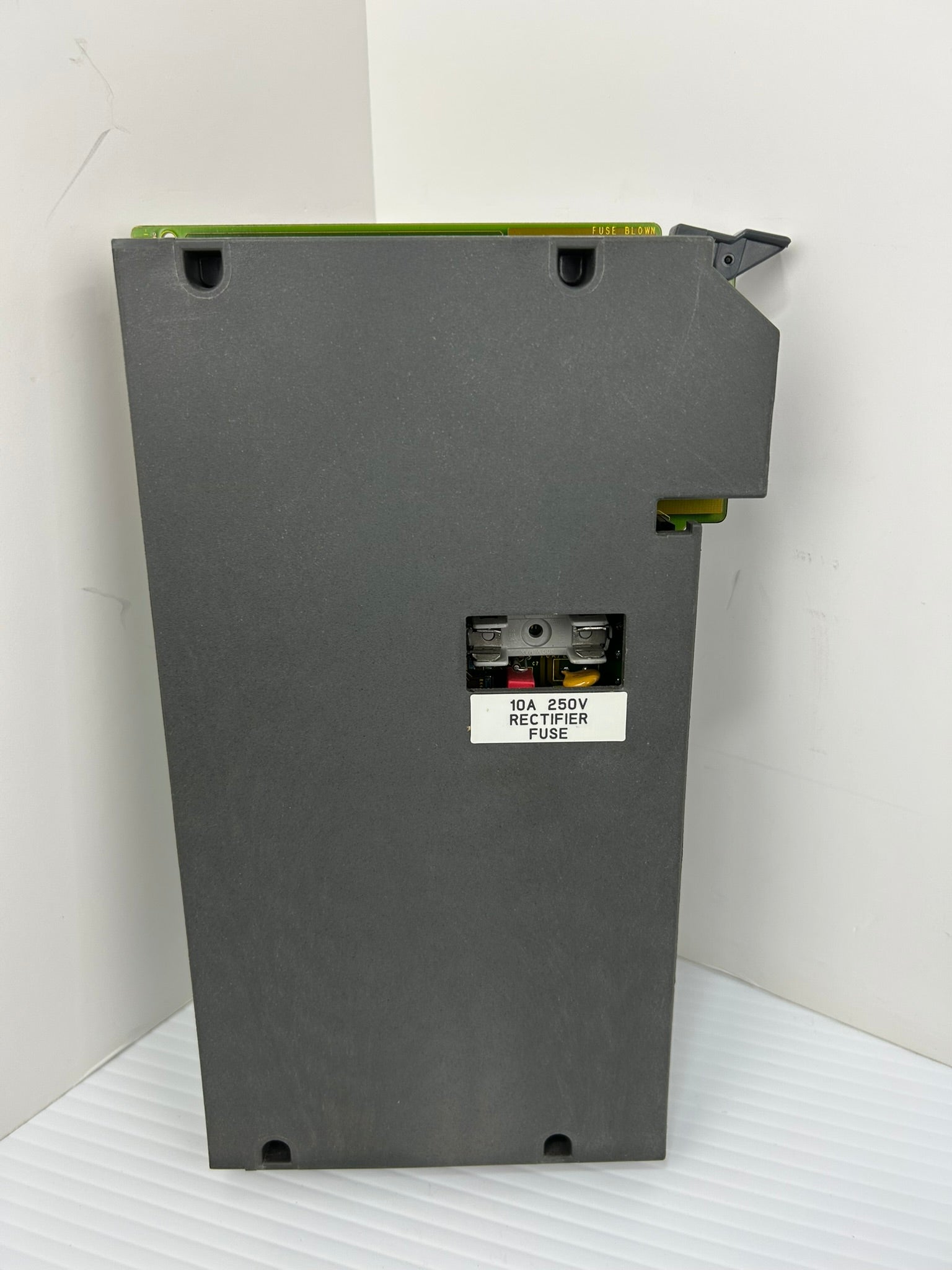 Allen-Bradley 1771-0AD Output Module Series B 12-120VAC
