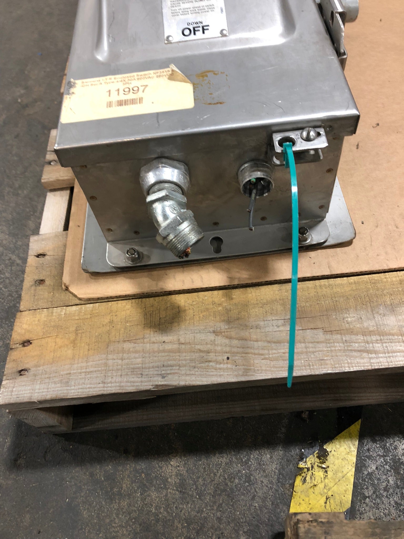 I-T-E NF351SS Enclosed Switch Series A 30A 600V 3 Phase 240/480V 7-1/2/15 HP
