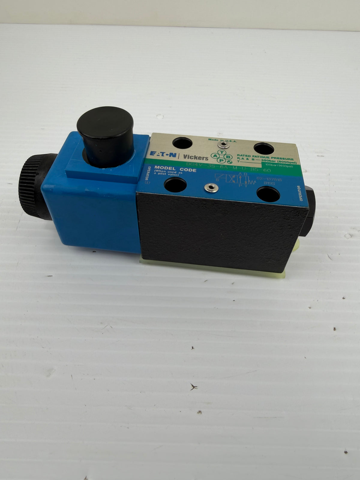 Eaton Solenoid Directional Valve DG4V-3S-6A-M-U-B5-60 5000 PSI