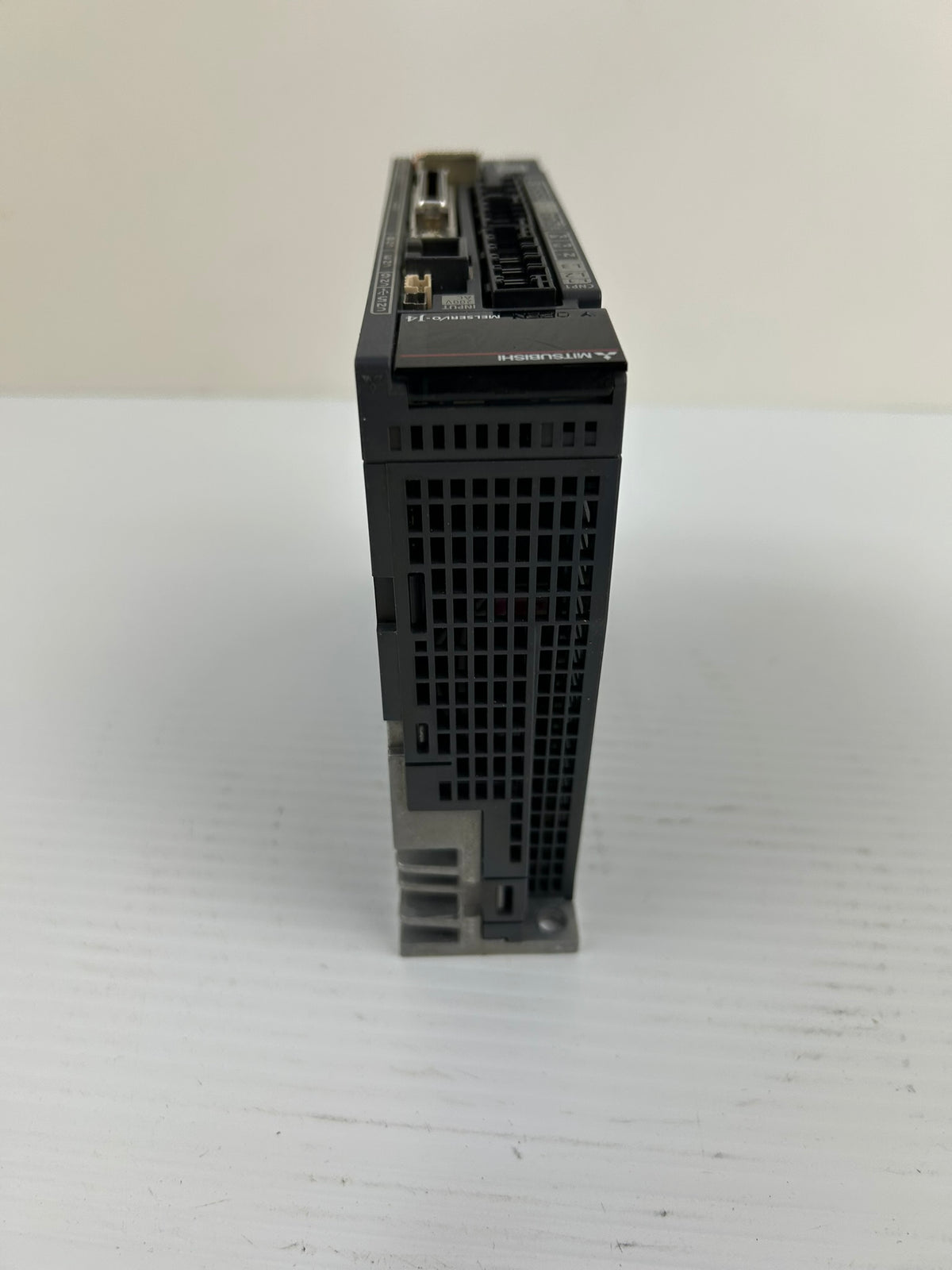 Mitsubishi MR-J4-20A MELSERVO-J4 200W AC Servo Drive Amplifier 200-240VAC