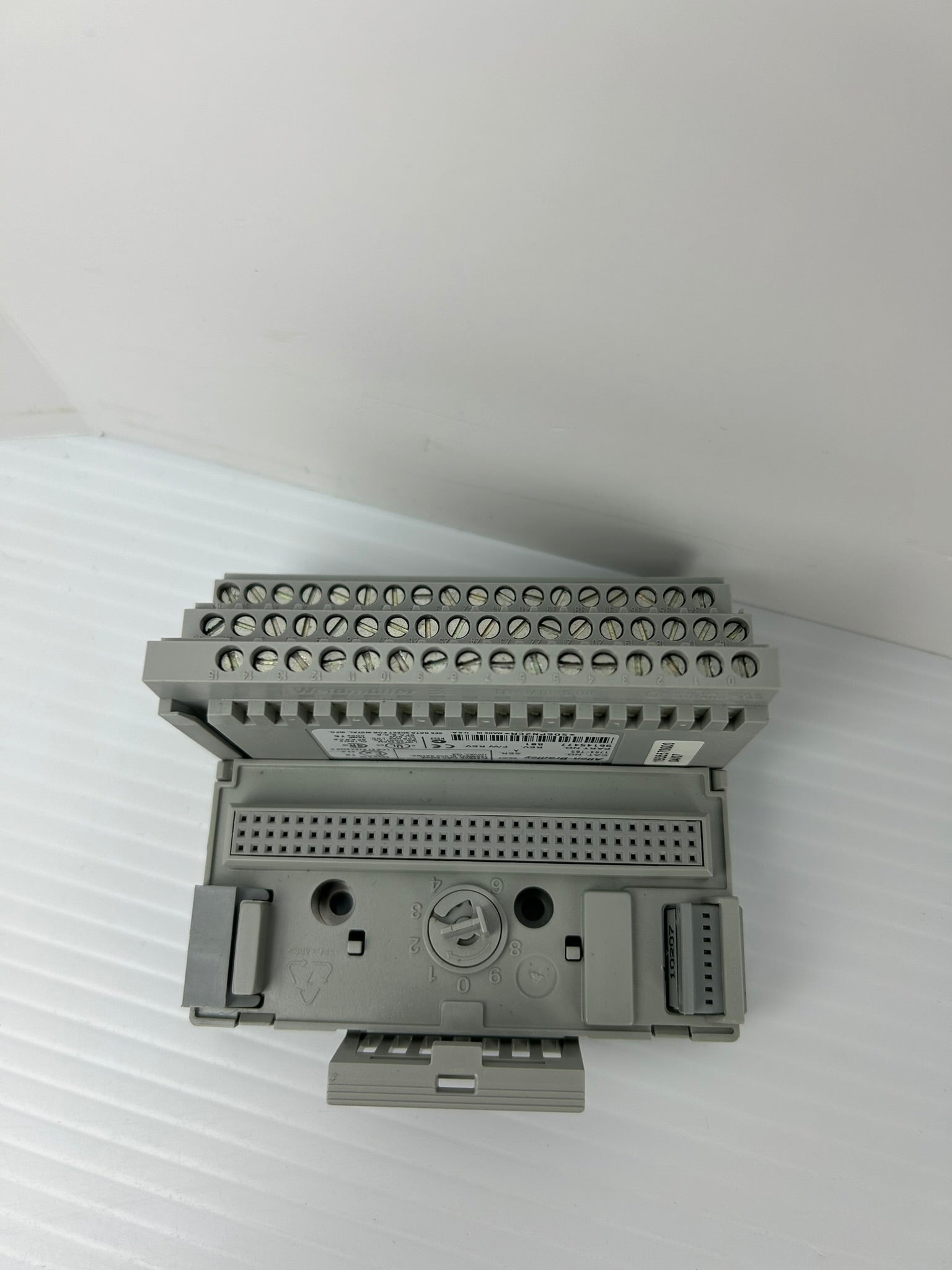 Allen-Bradley 1794-TB3 Terminal Base Series A 120VAC 10A