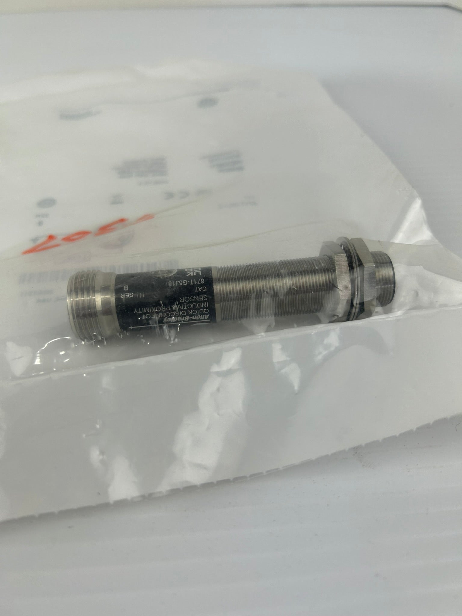 Allen Bradley 871T-G5J18 Cylindrical Inductive Proximity Sensor Series B
