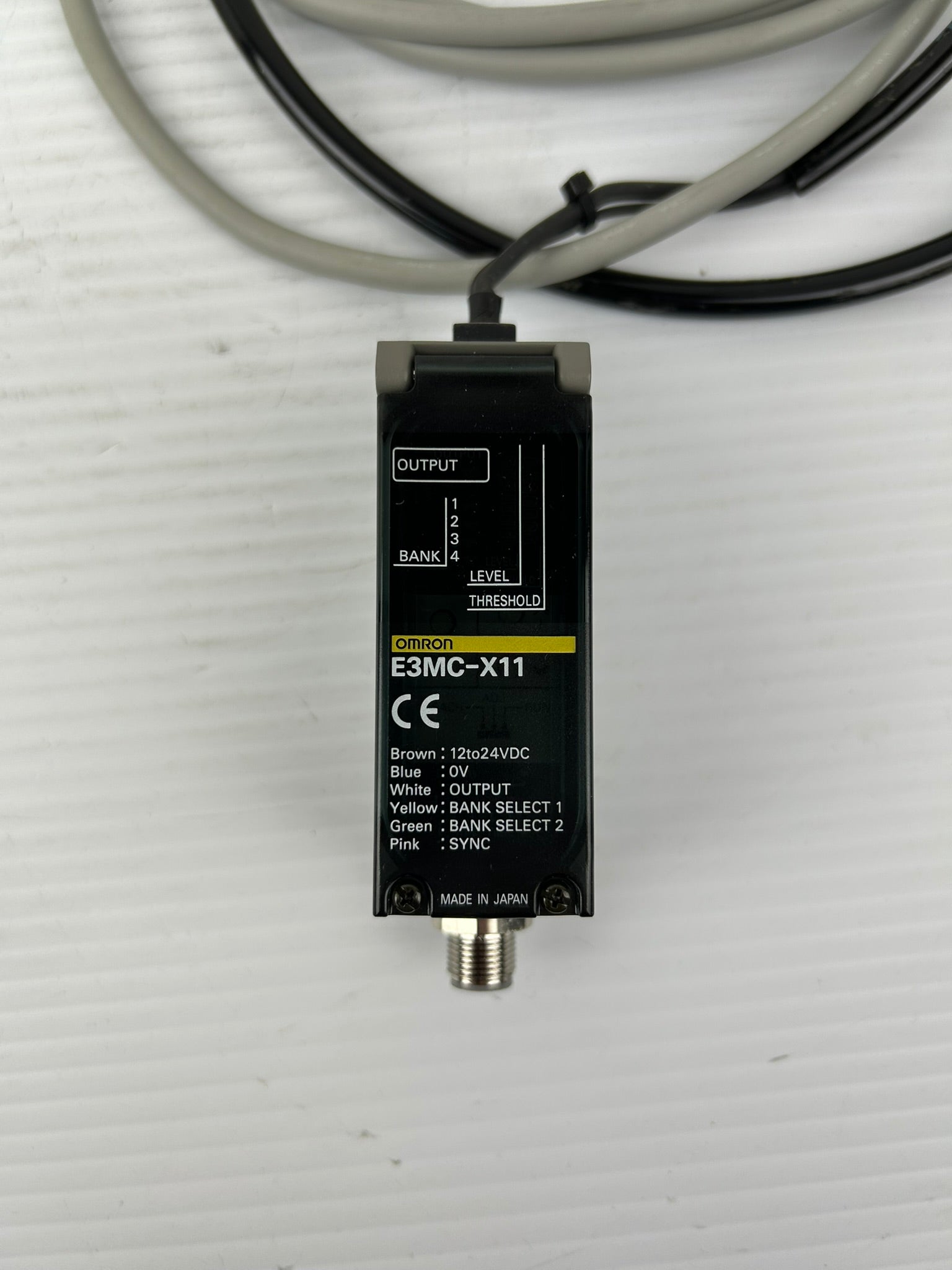 Omron E3MC-X11 LED Full Color Sensor E3MCX11 - Black Sensor Lens Broken