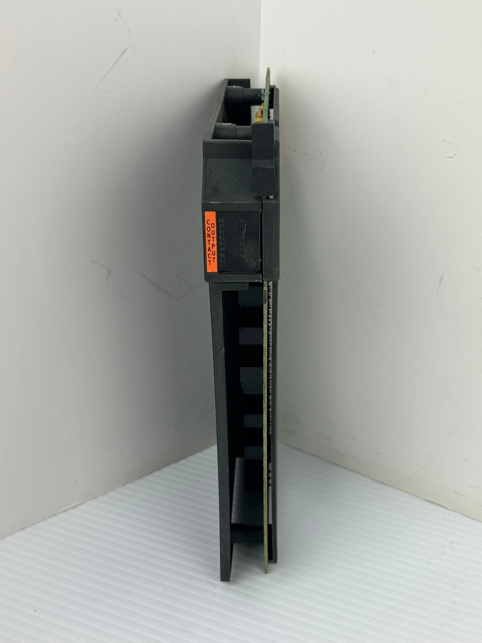 Allen-Bradley 1771-0W16/B Electromechanical Contact Output Module 1771-OW16