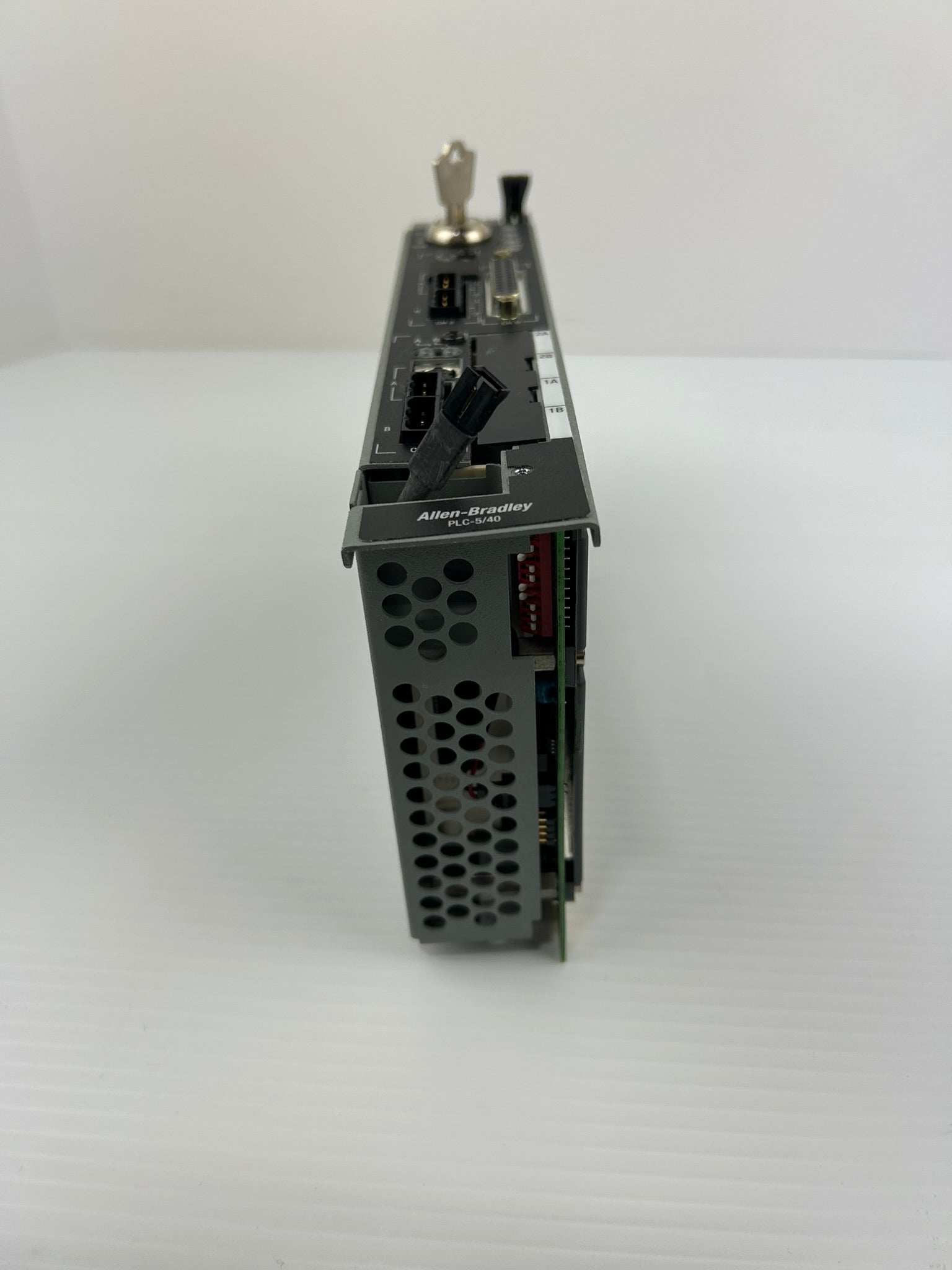 Allen-Bradley 1785-L40B Enhanced PLC-5 Controller Rev. V01 Series E 5VDC 3.3A