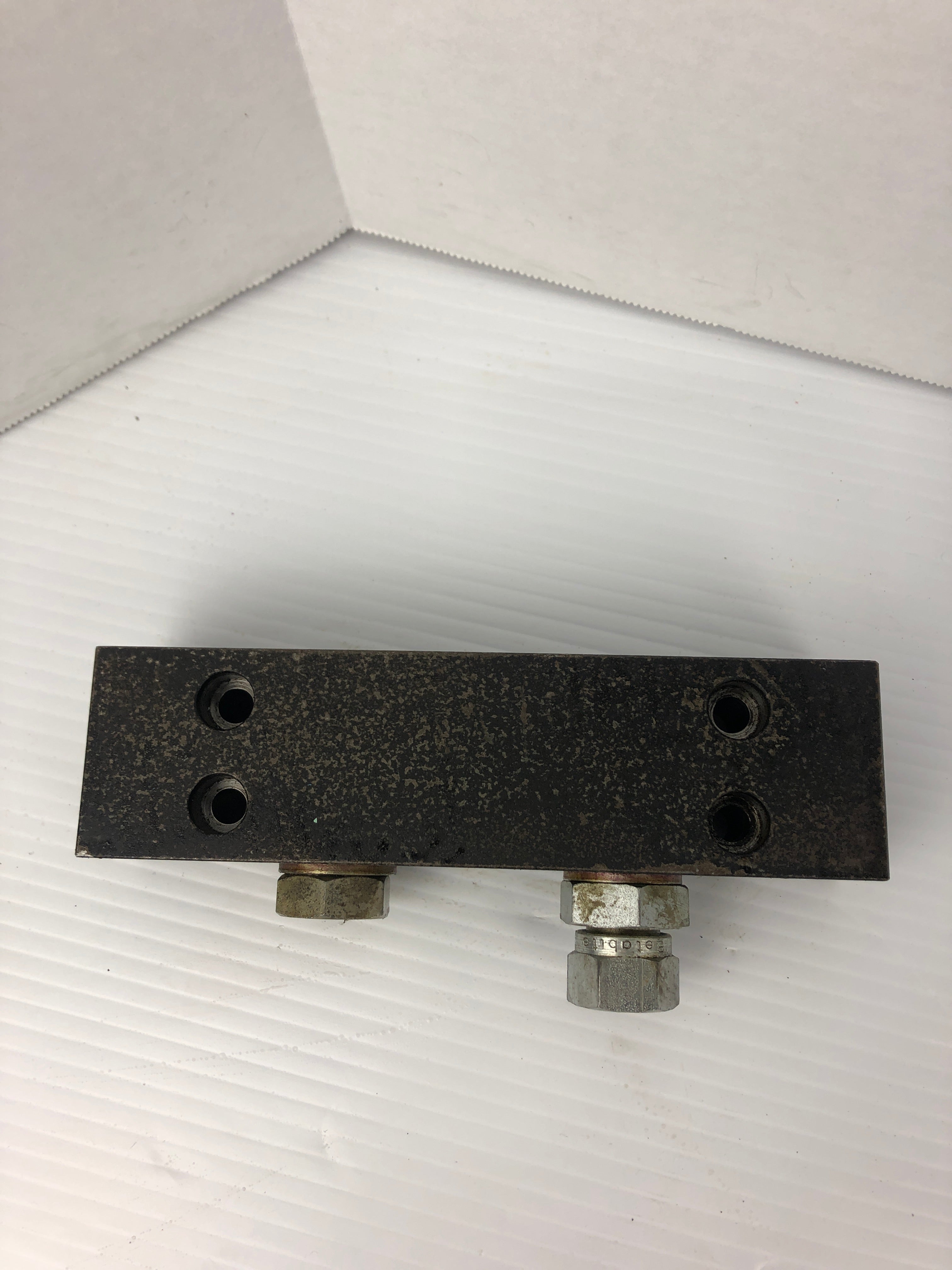 Sperry Vickers 777306 Valve 3/80/P