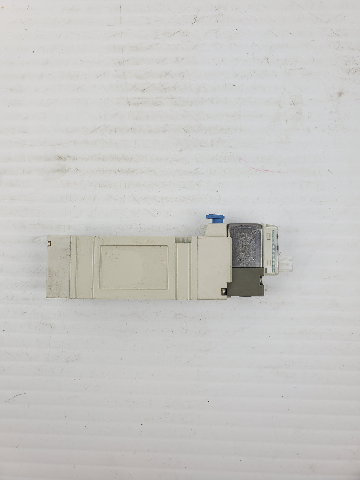 SMC SY5140-5LZE Solenoid Valve 0.15-0.7MPa SY51405LZE