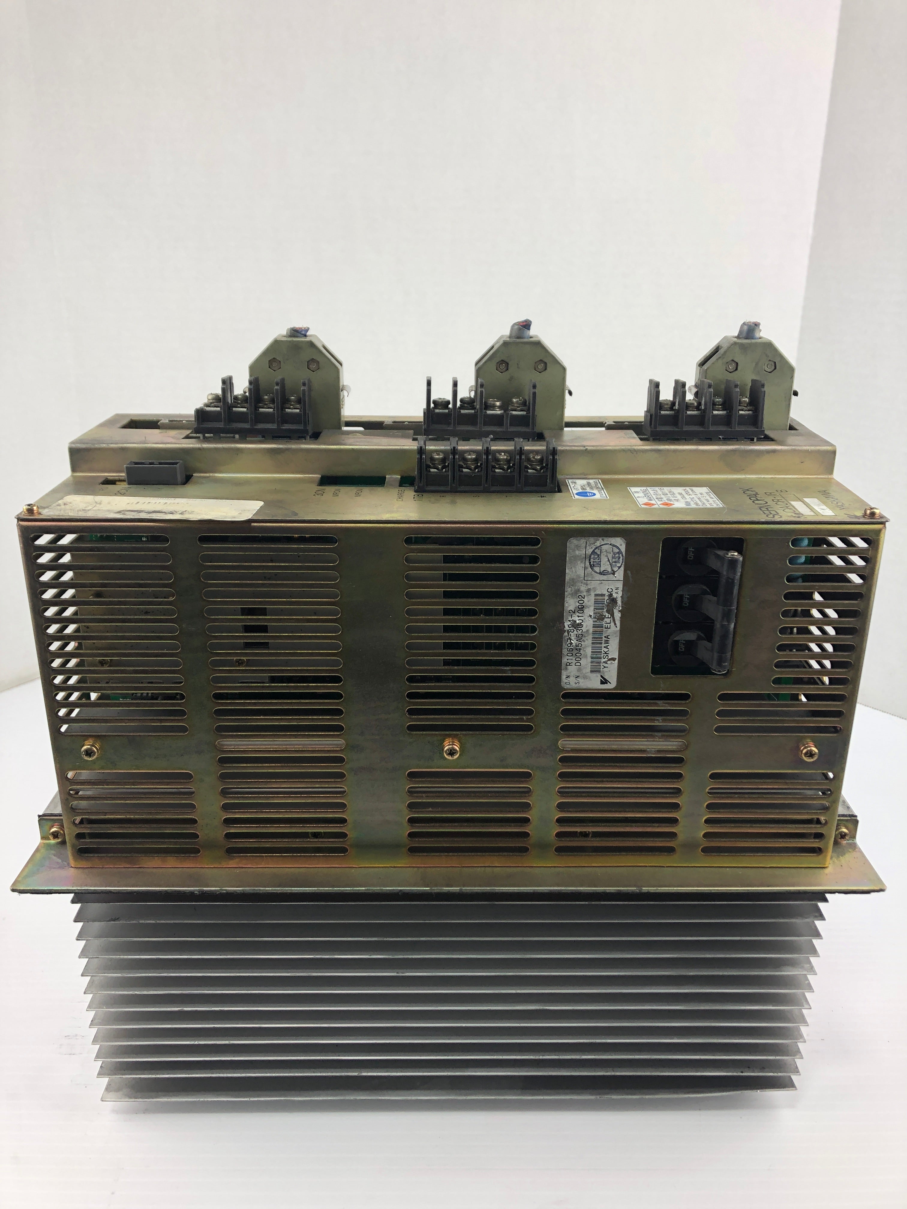 Yaskawa Electric CACR-IR Servopack Controller R10697-894-2 D0045A536010002