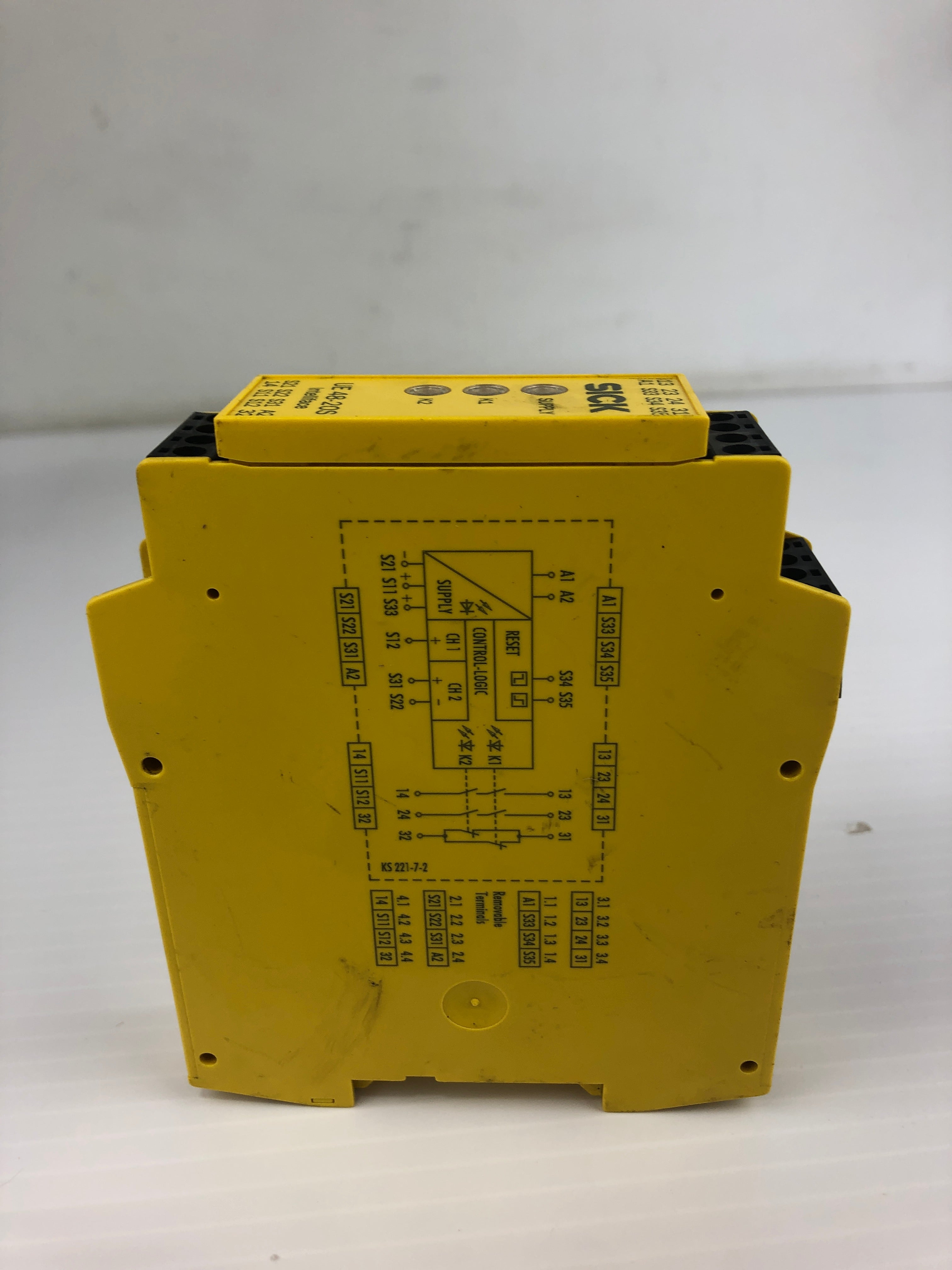 Sick UE 48-20S3D2 Safety Relay 24V 2,5W 4,6VA