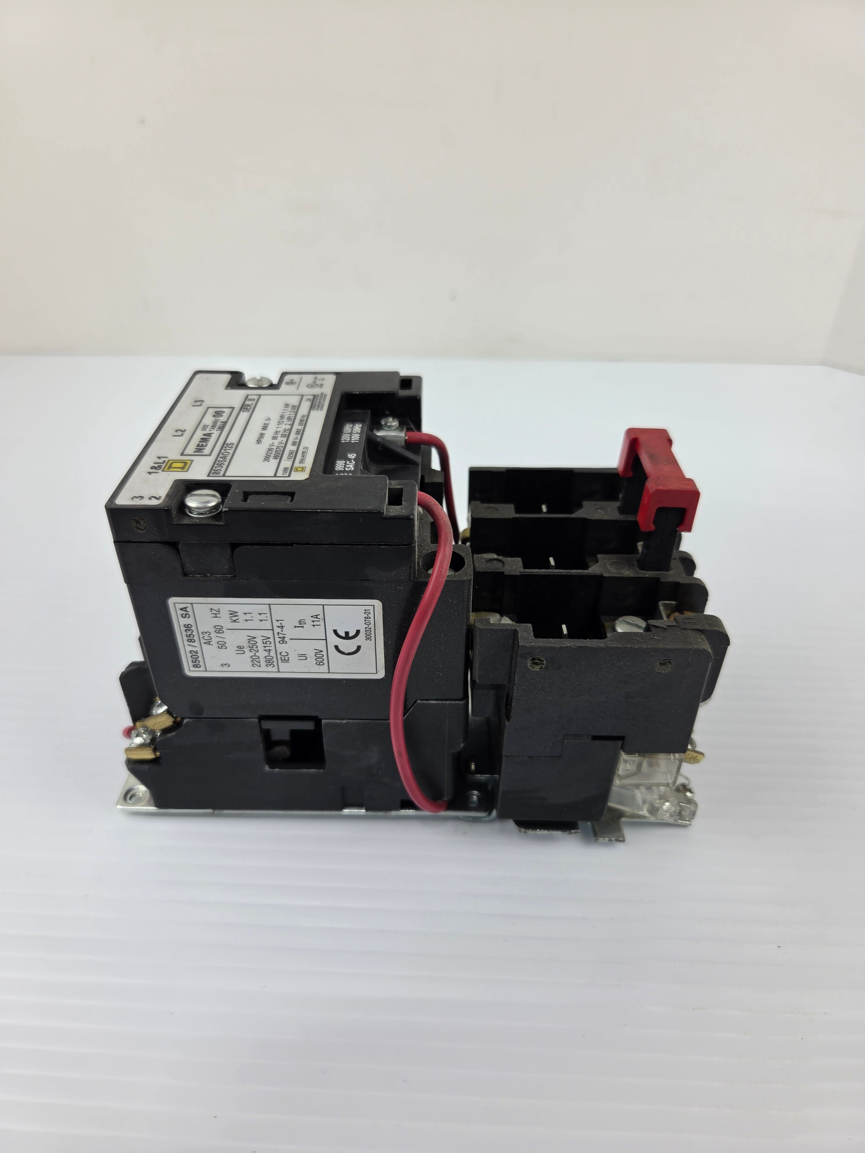 Square D 8536 SA Motor Starter 8536SAO12V02S Series B Size 00 8536SAO12S
