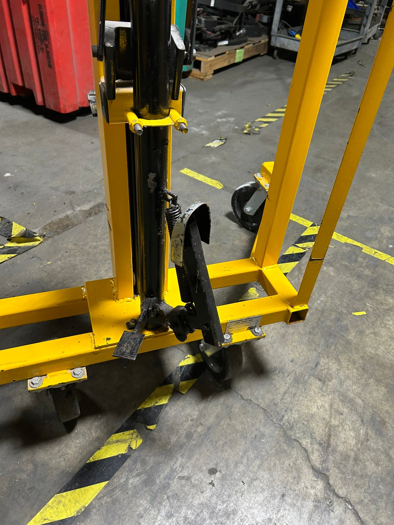 Drum Runner Material Handling Co 4500P Drum Lift Capacity 1500 Lbs.