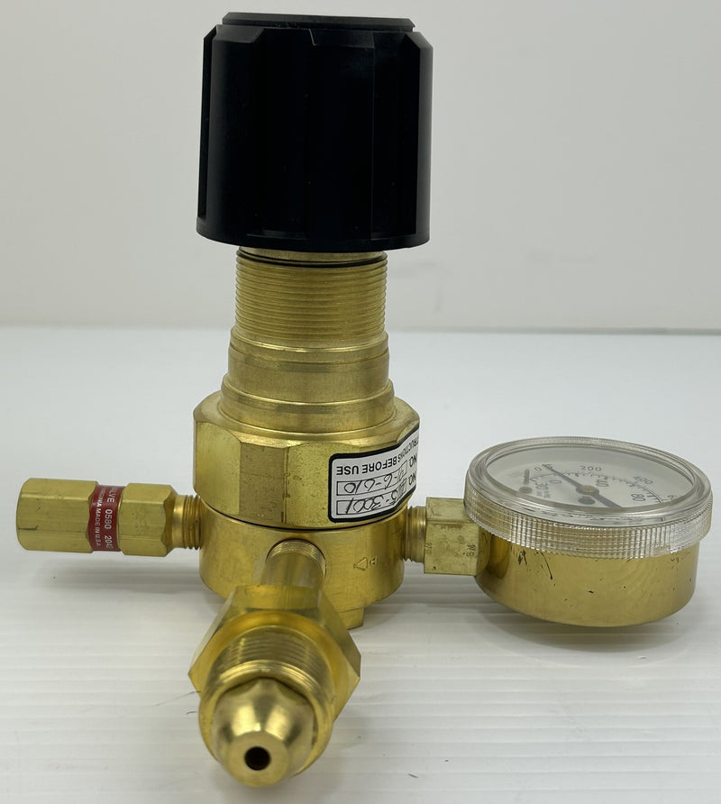 Concoa 405-3001 Gas Regulator 400 Series with Gauge -100-1400 kPa 30-200 PSI