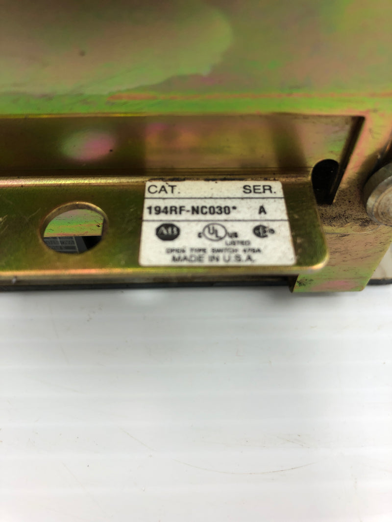 Allen-Bradley 194RF-NC030* Ser A Fused Disconnect Switch Mounted with Cover