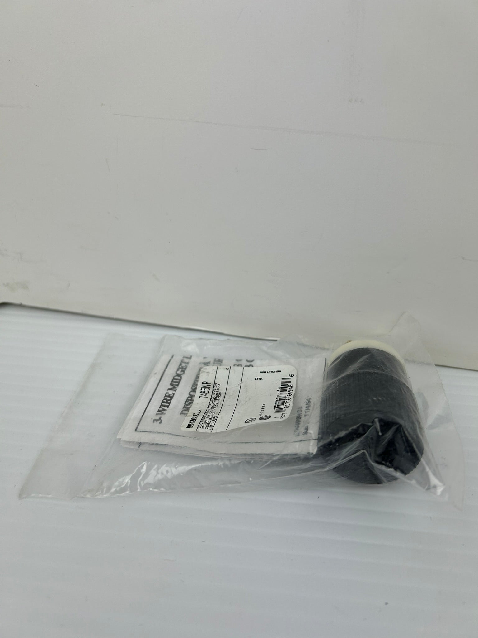 Bryant 7485NP Locking Midget Plug 125/250V 15A 3P 3W - Lot of 2