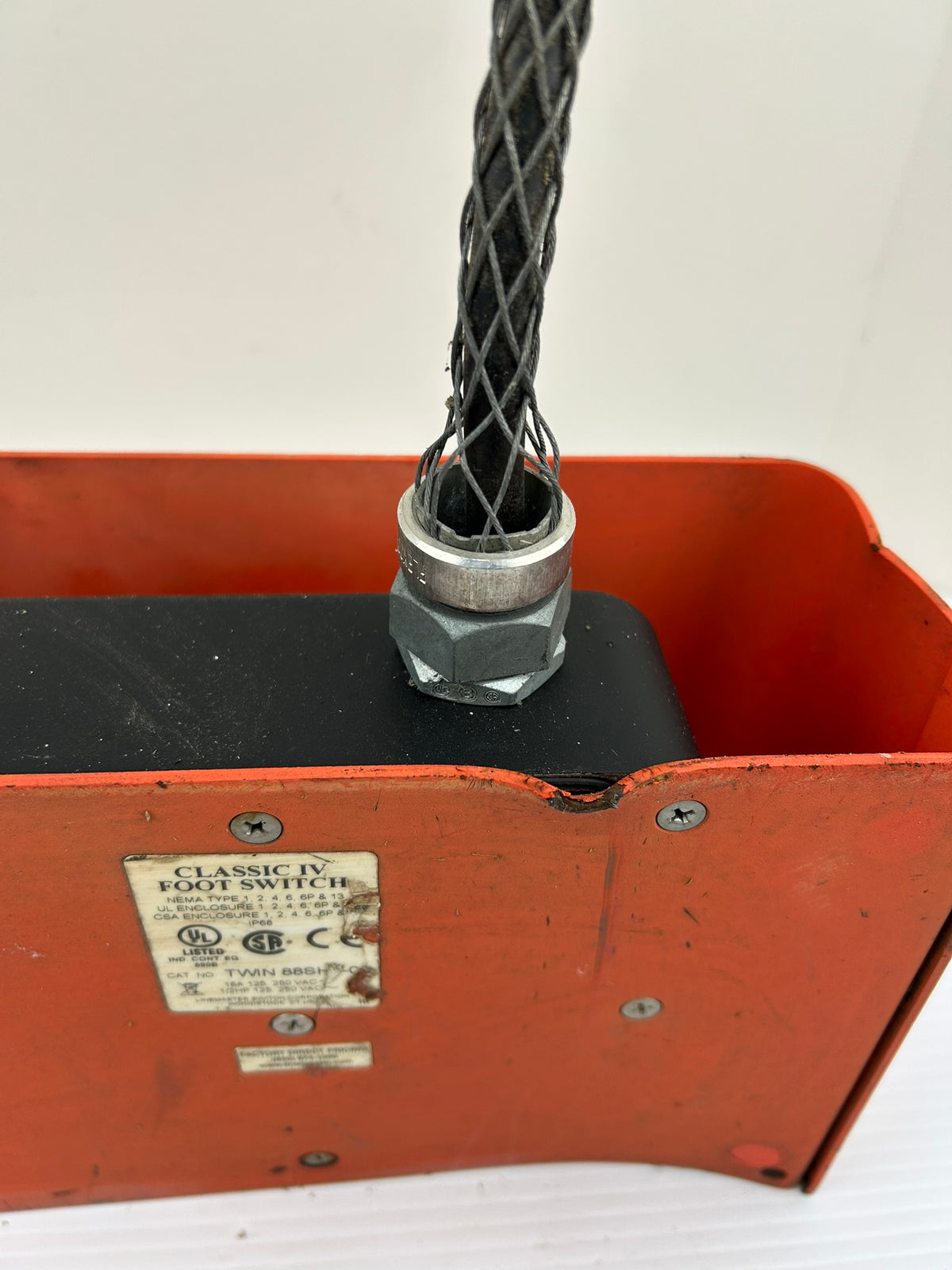 Linemaster Classic IV Foot Switch TWIN 88SH-O Industrial 16A 125VAC IP68