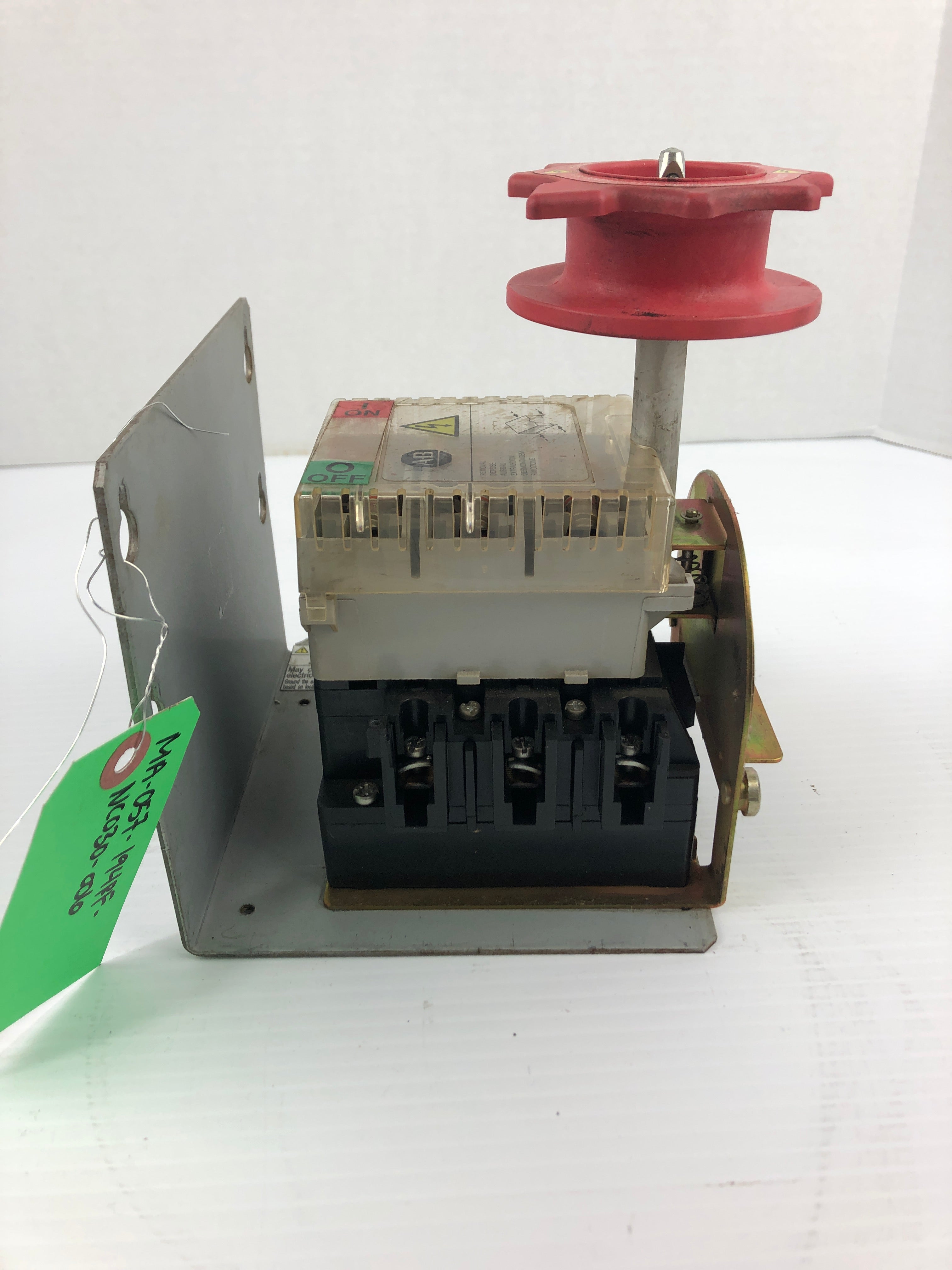 Allen-Bradley 194RF-NC030* Ser A Fused Disconnect Switch Mounted - No Side Cover