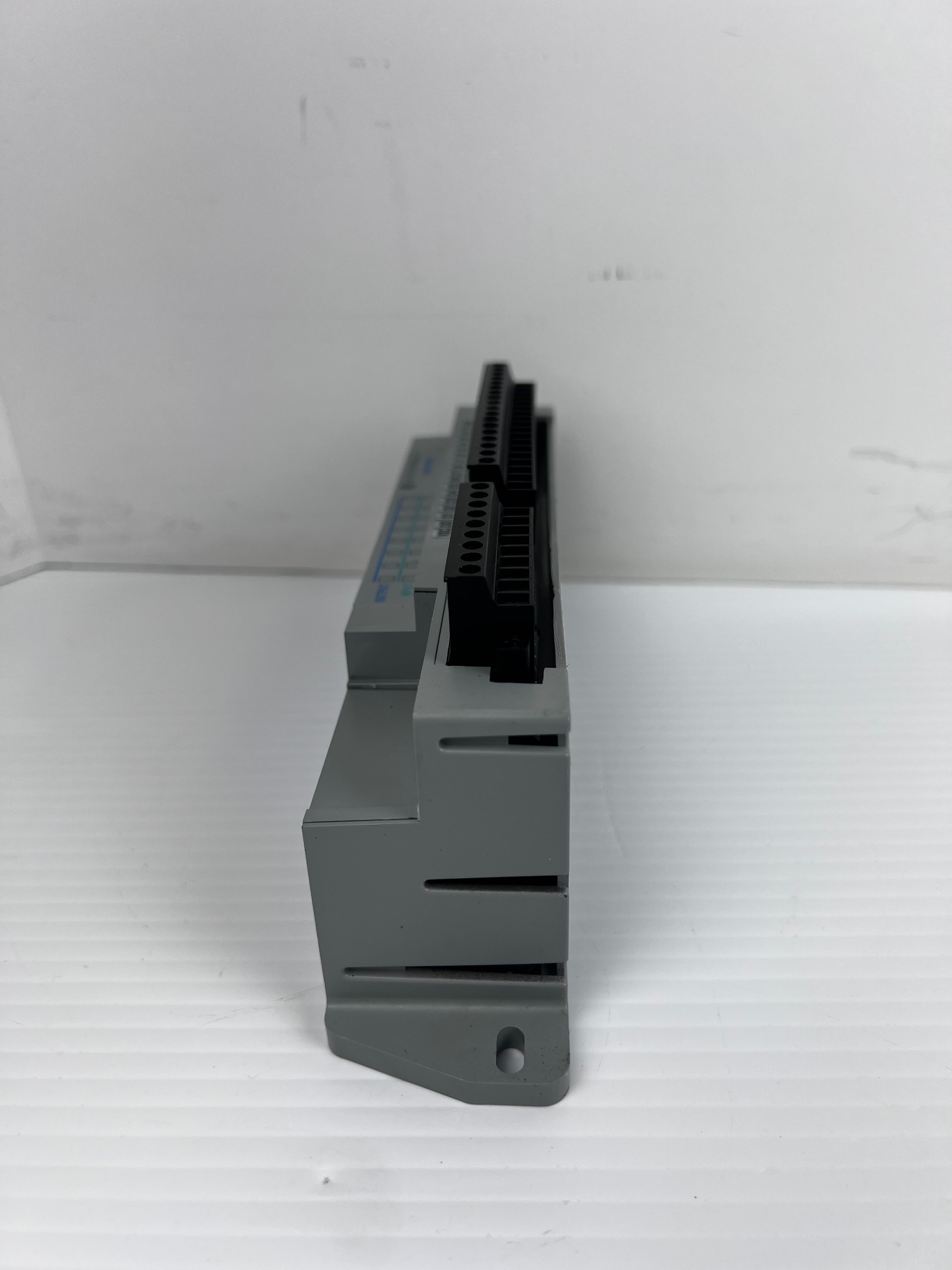 Allen-Bradley 1791IOBA Distributed I/O Module Series B 24VDC 200mA