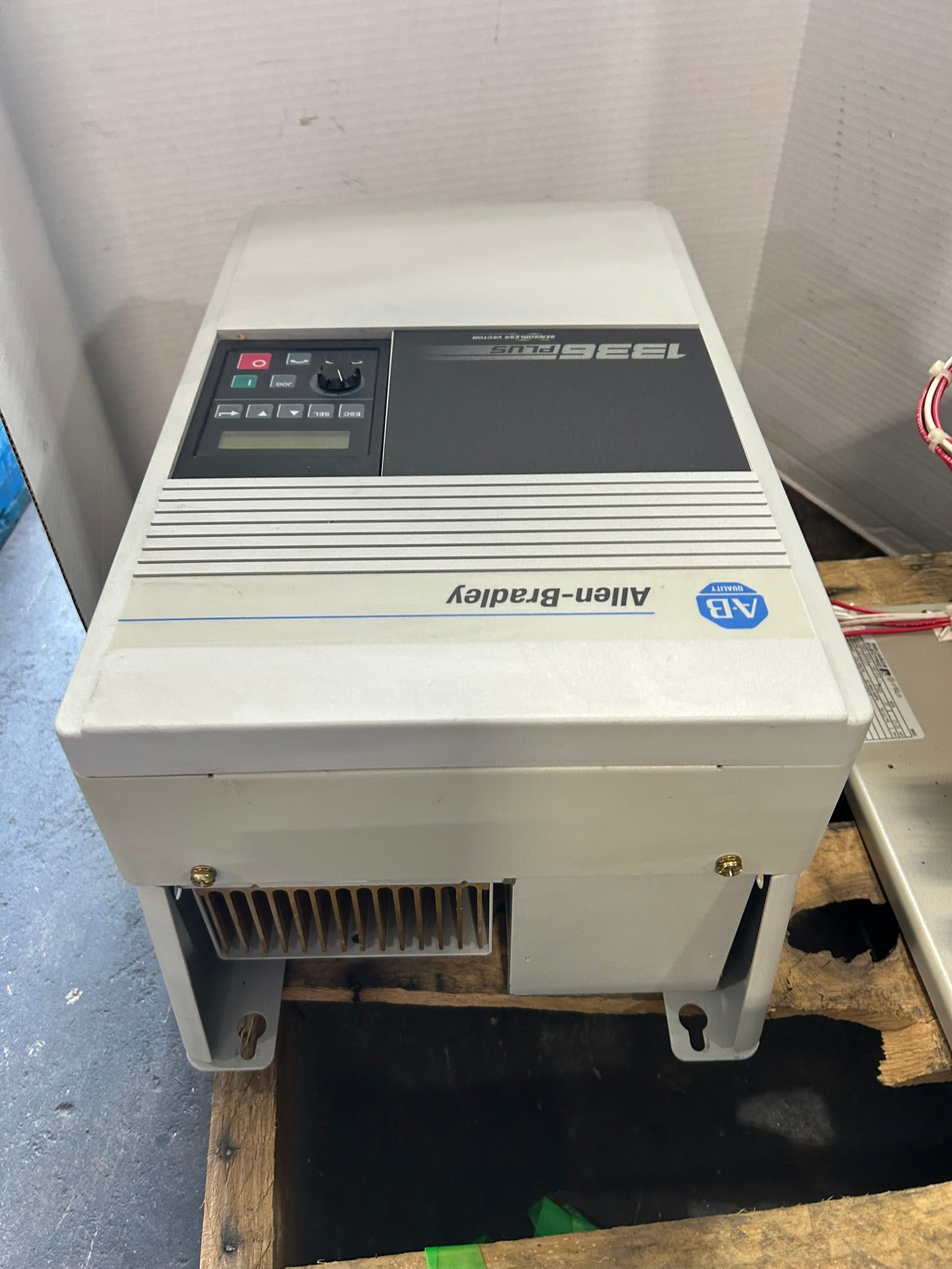 Allen-Bradley 1336S-B007-AA-EN4-L4 Drive 1336 Plus Ser D 3PH 0-460V